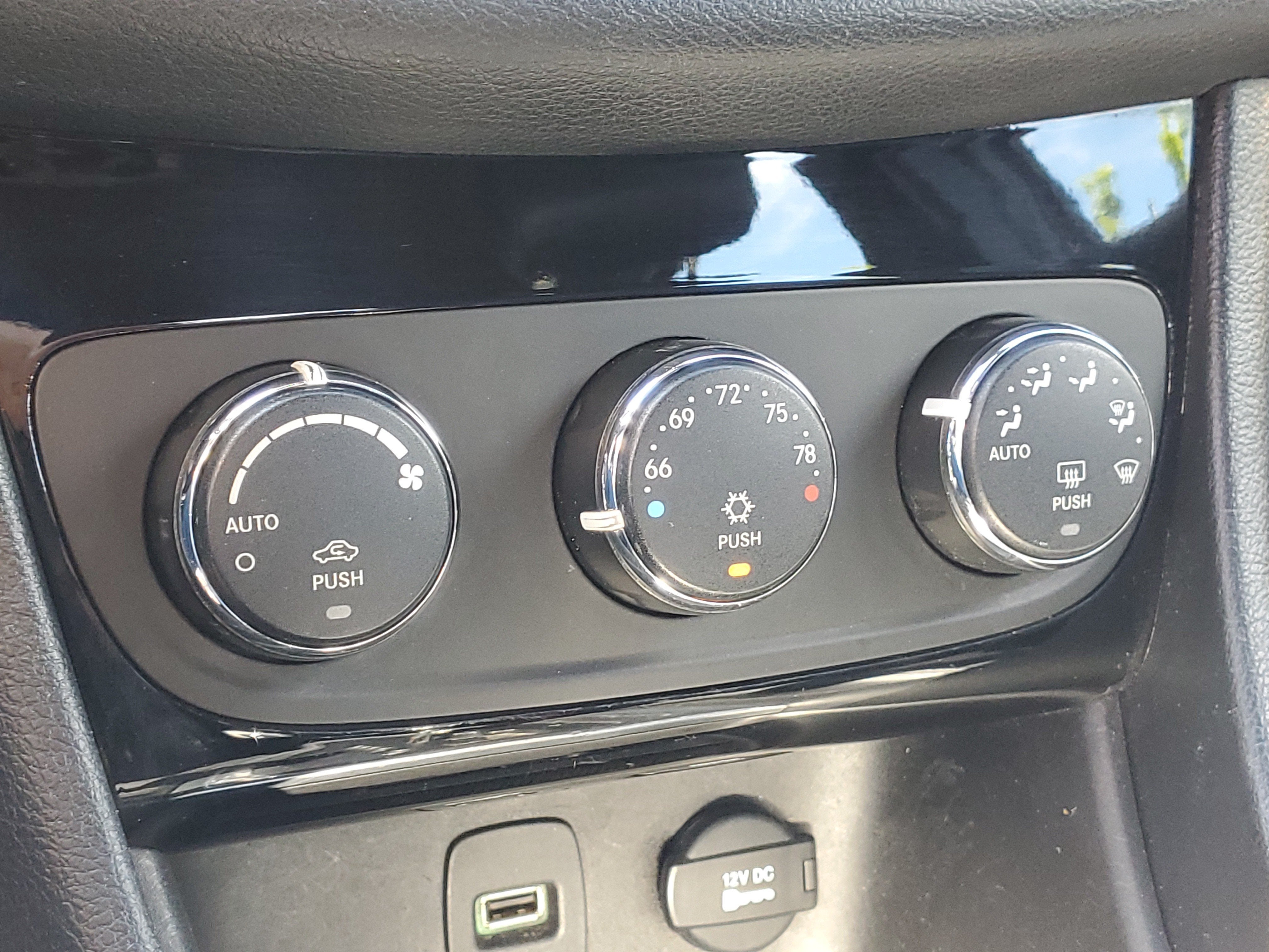 2014 Chrysler 200 Limited