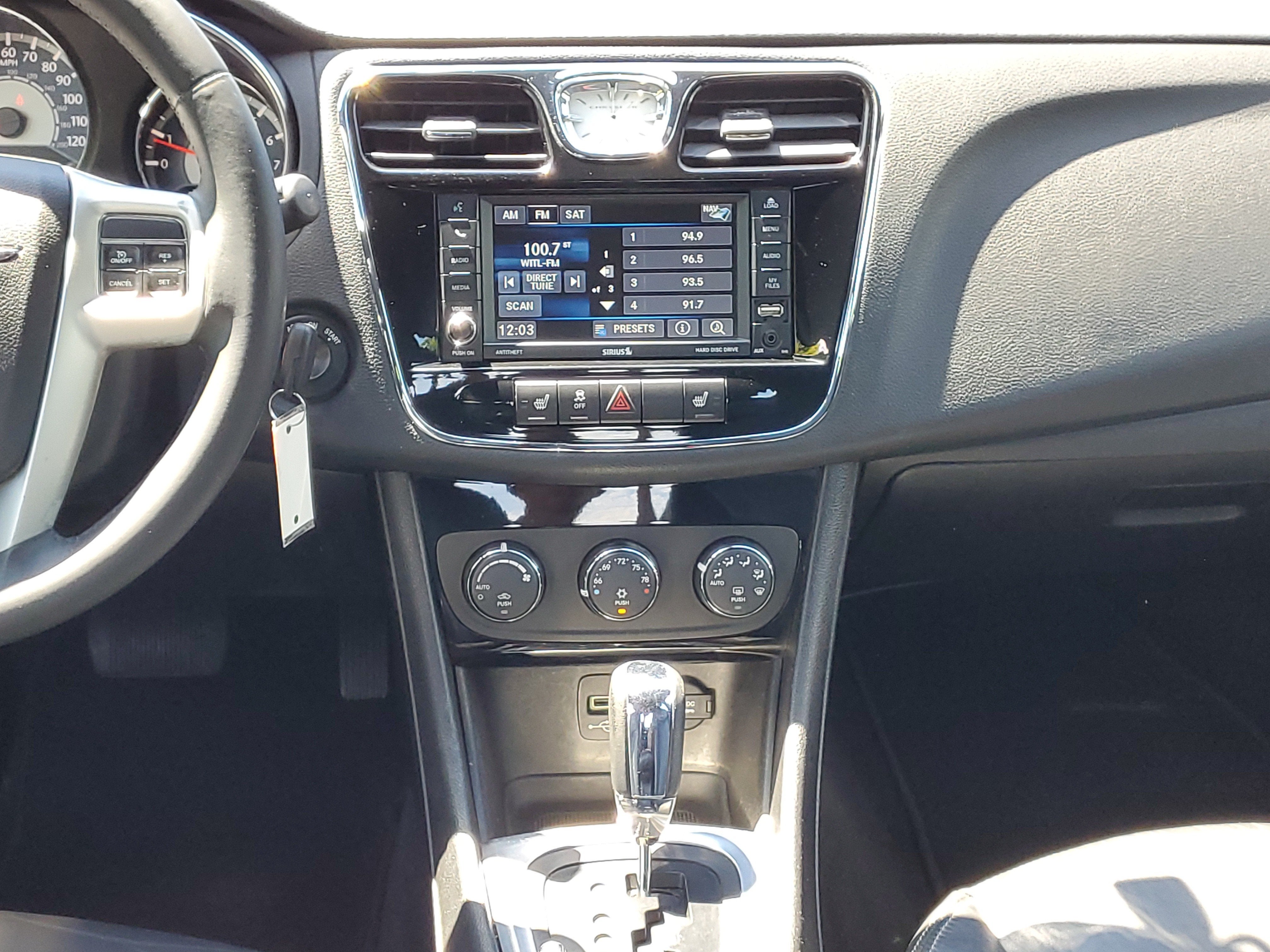 2014 Chrysler 200 Limited