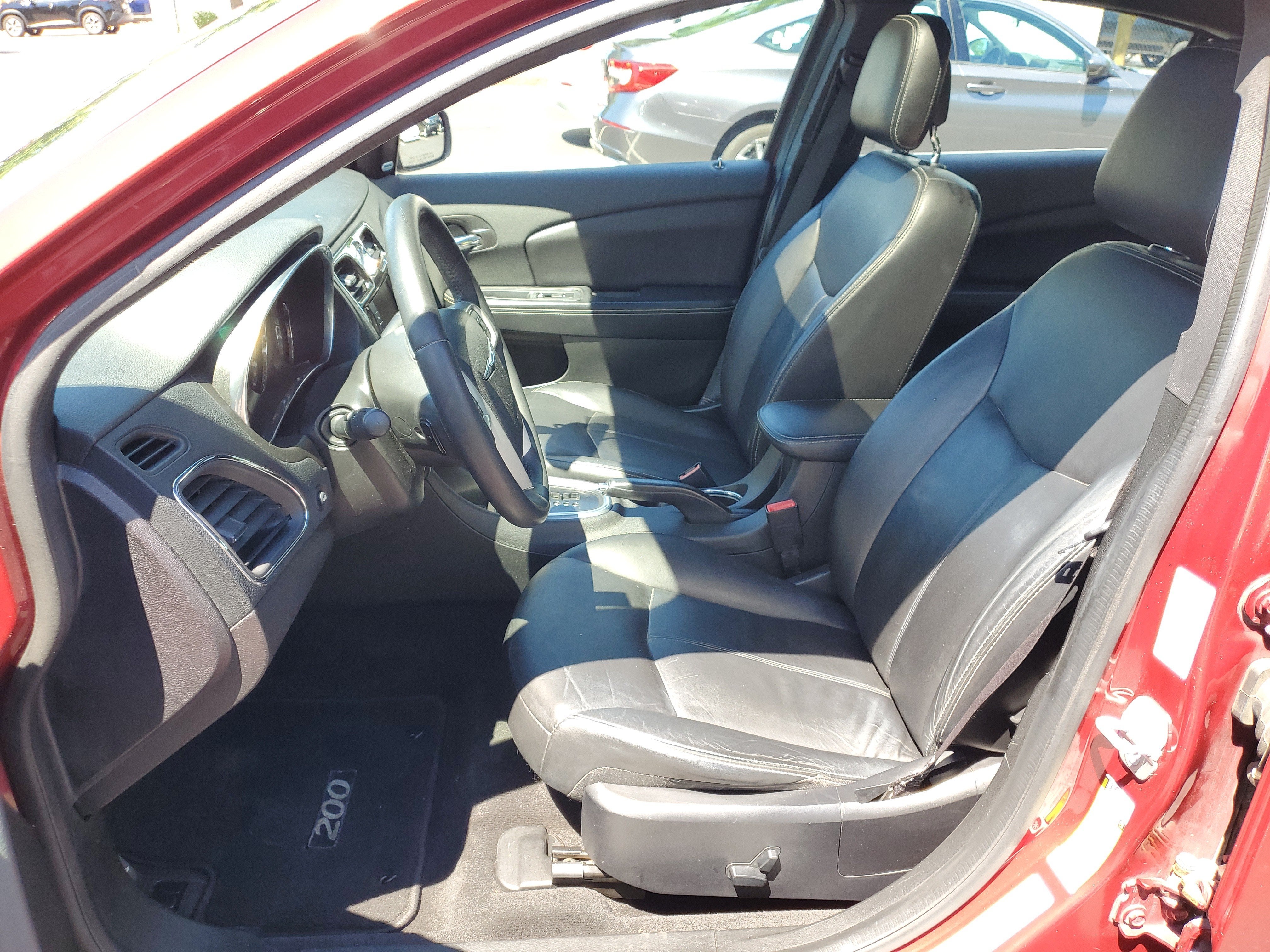 2014 Chrysler 200 Limited