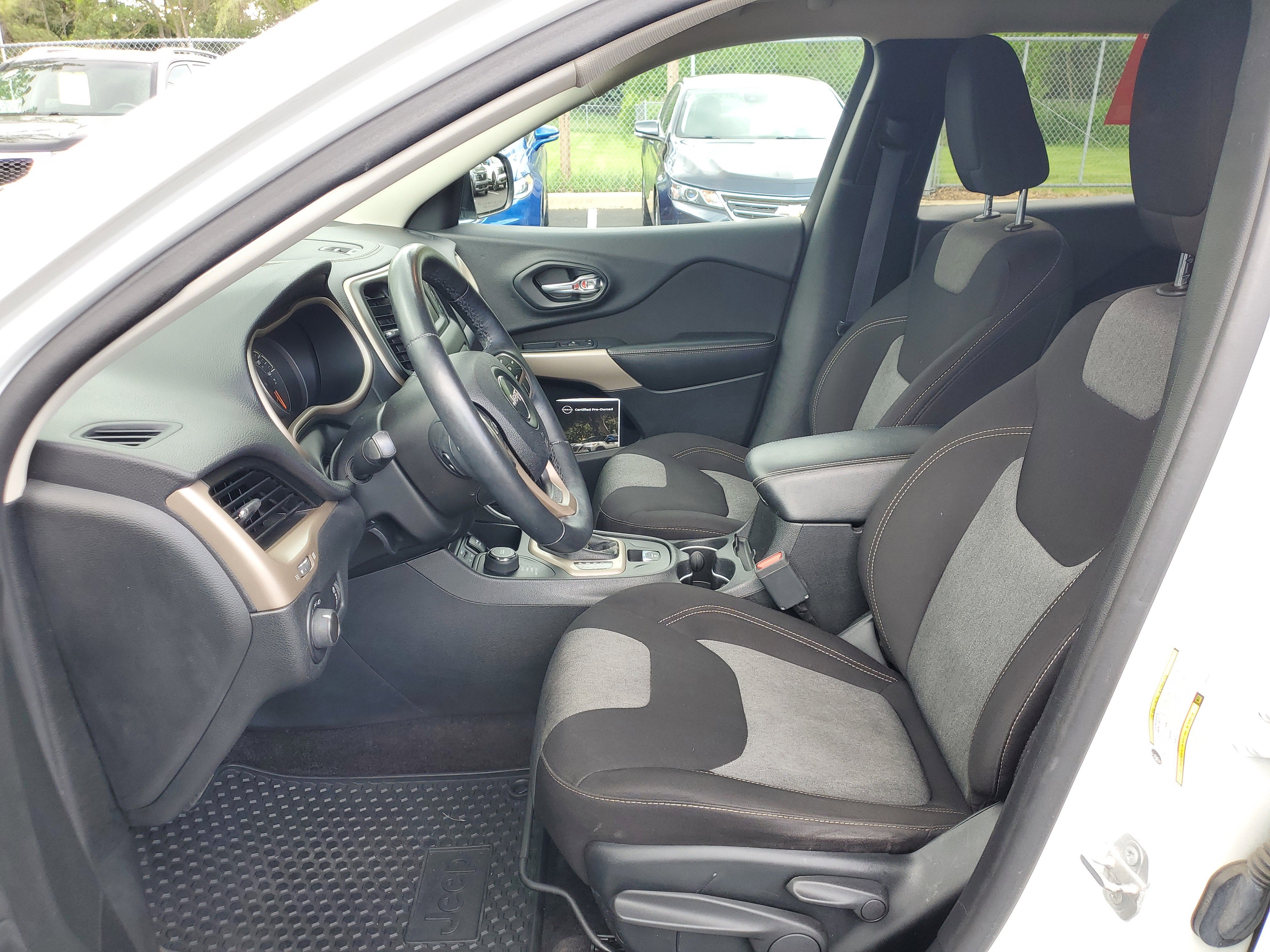 2017 Jeep Cherokee Altitude
