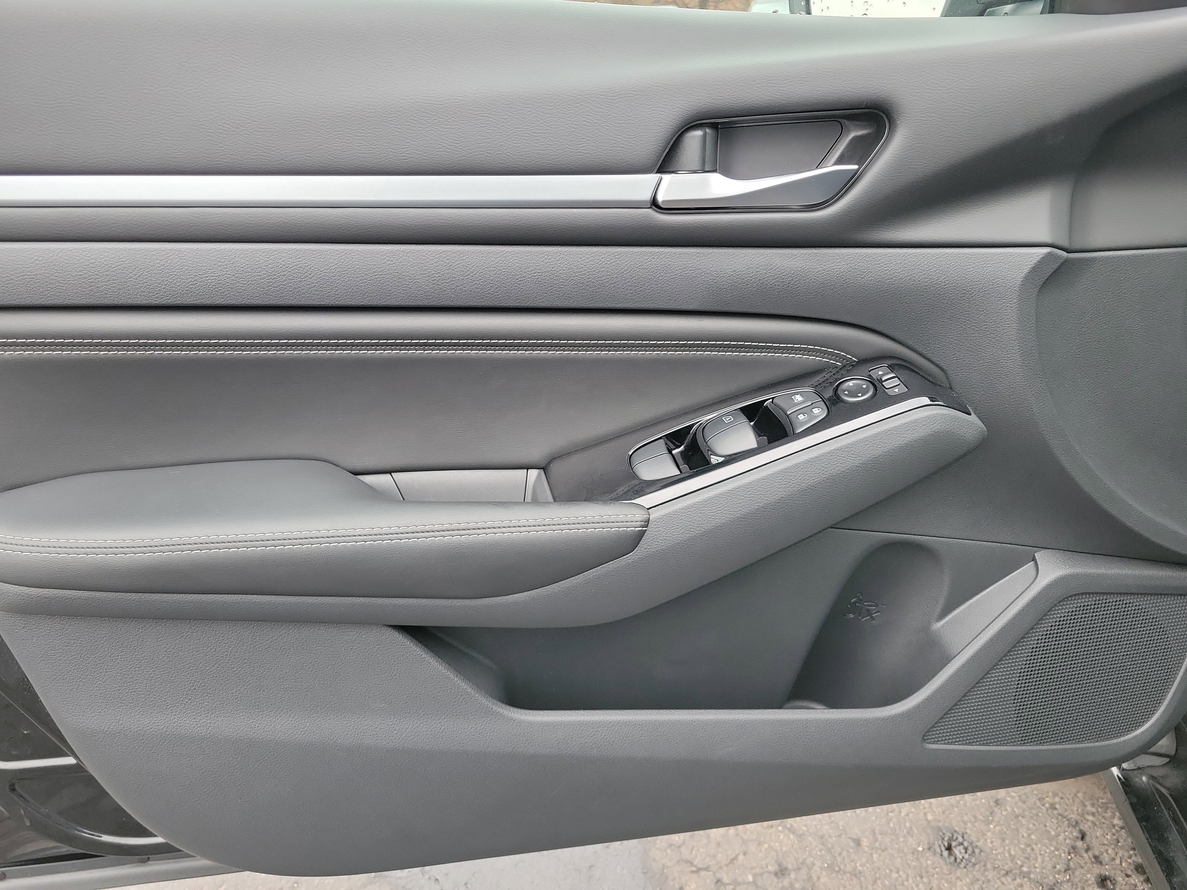 2023 Nissan Altima SV