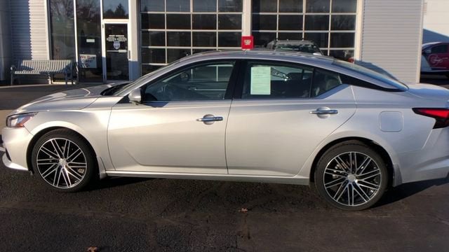 2021 Nissan Altima 2.5 Platinum