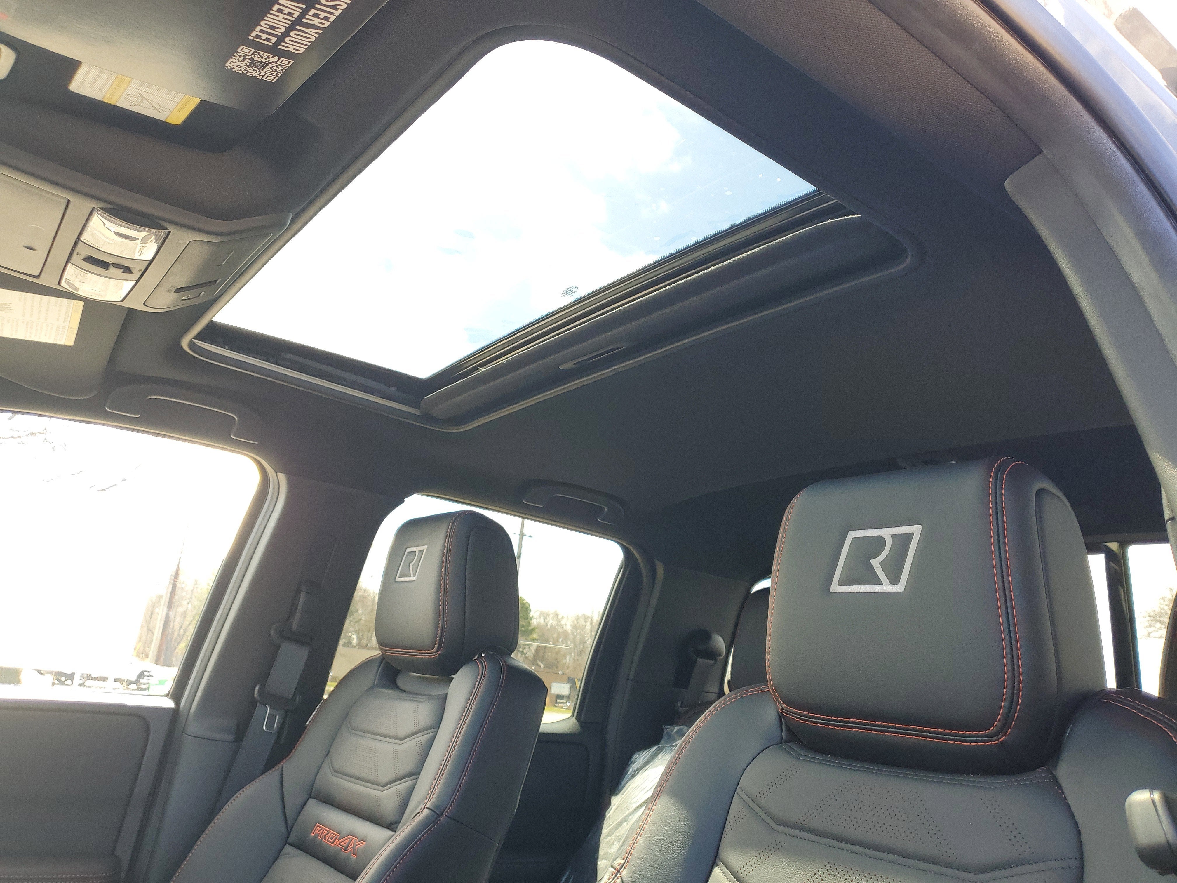 2026 Nissan Frontier PRO-4X w/R Package