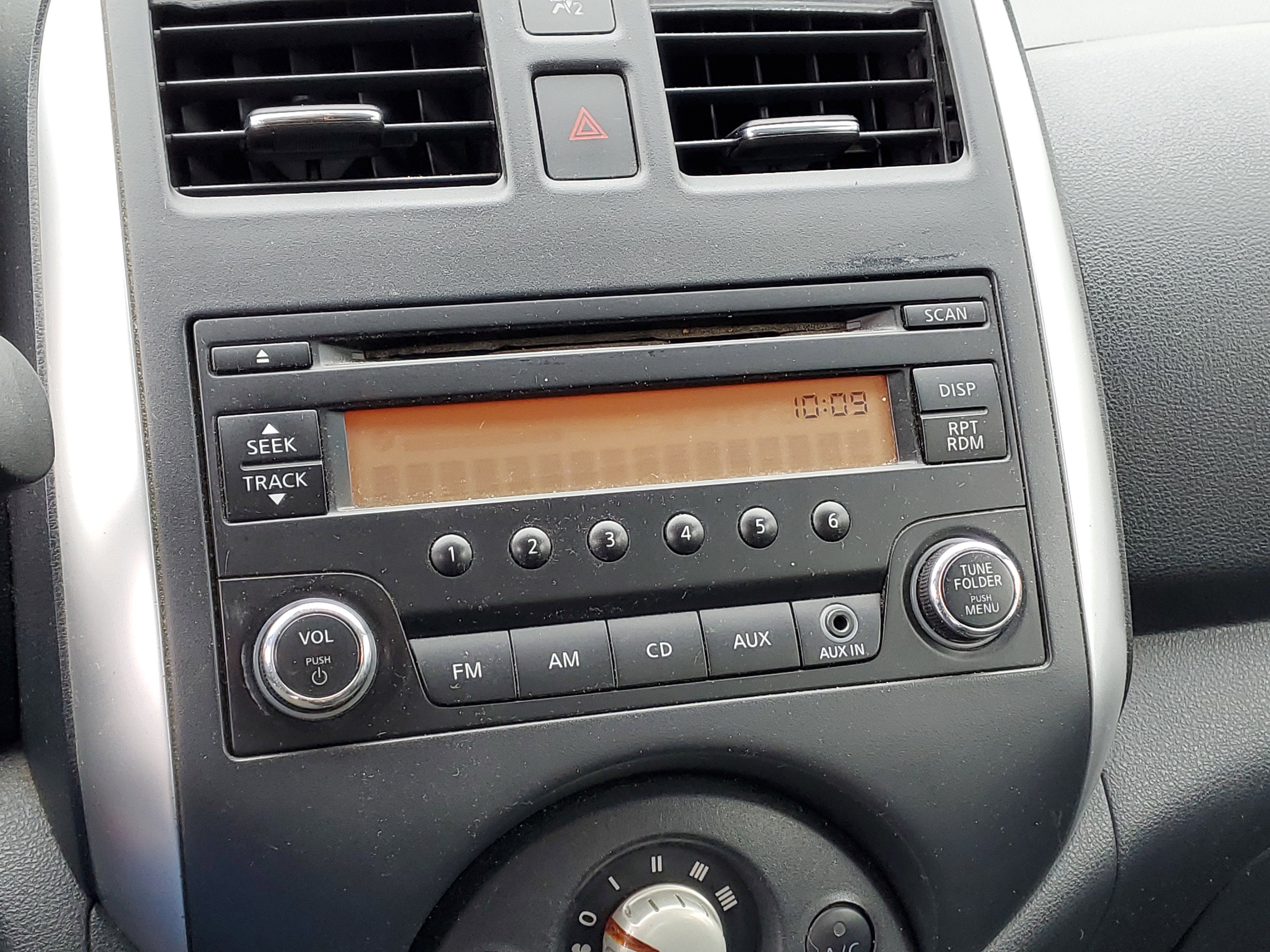 2014 Nissan Versa SV