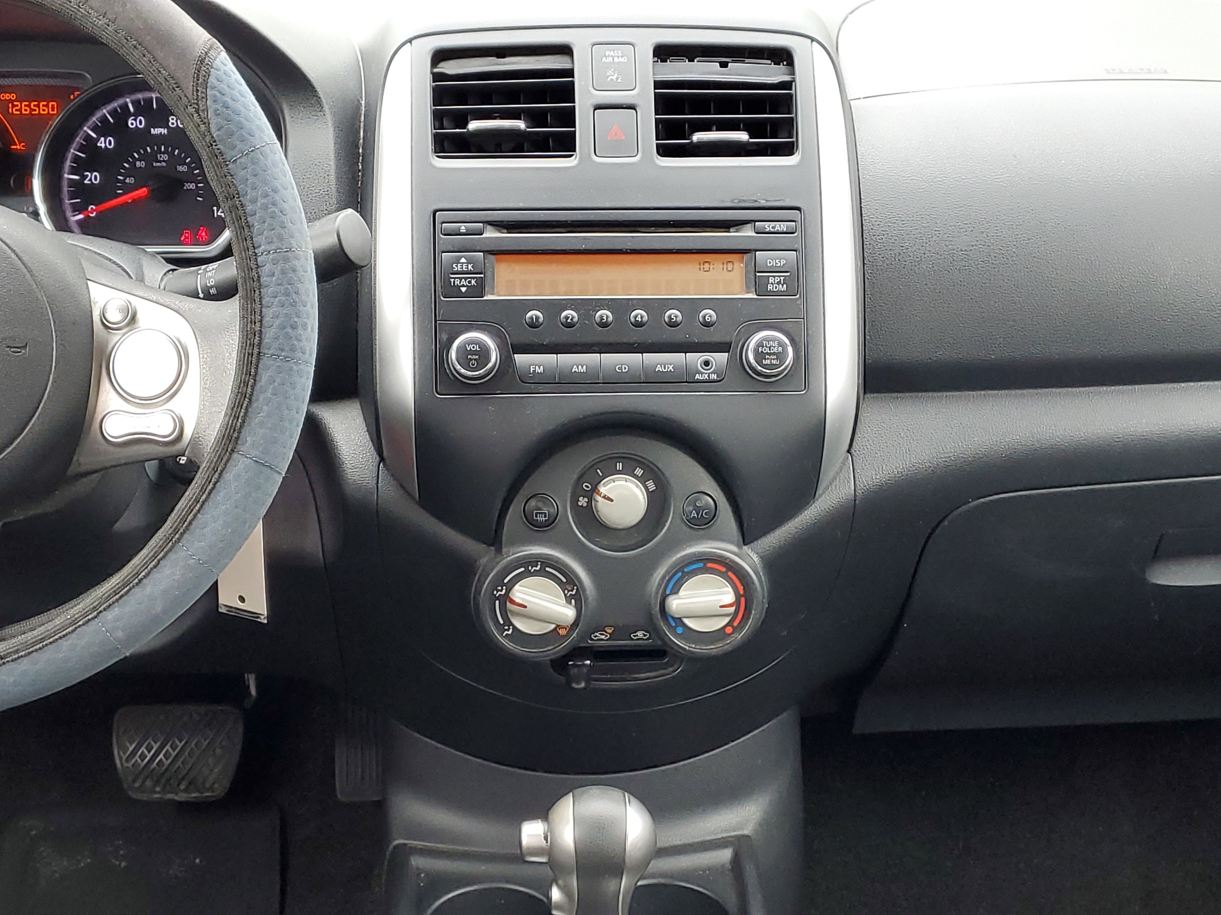 2014 Nissan Versa SV
