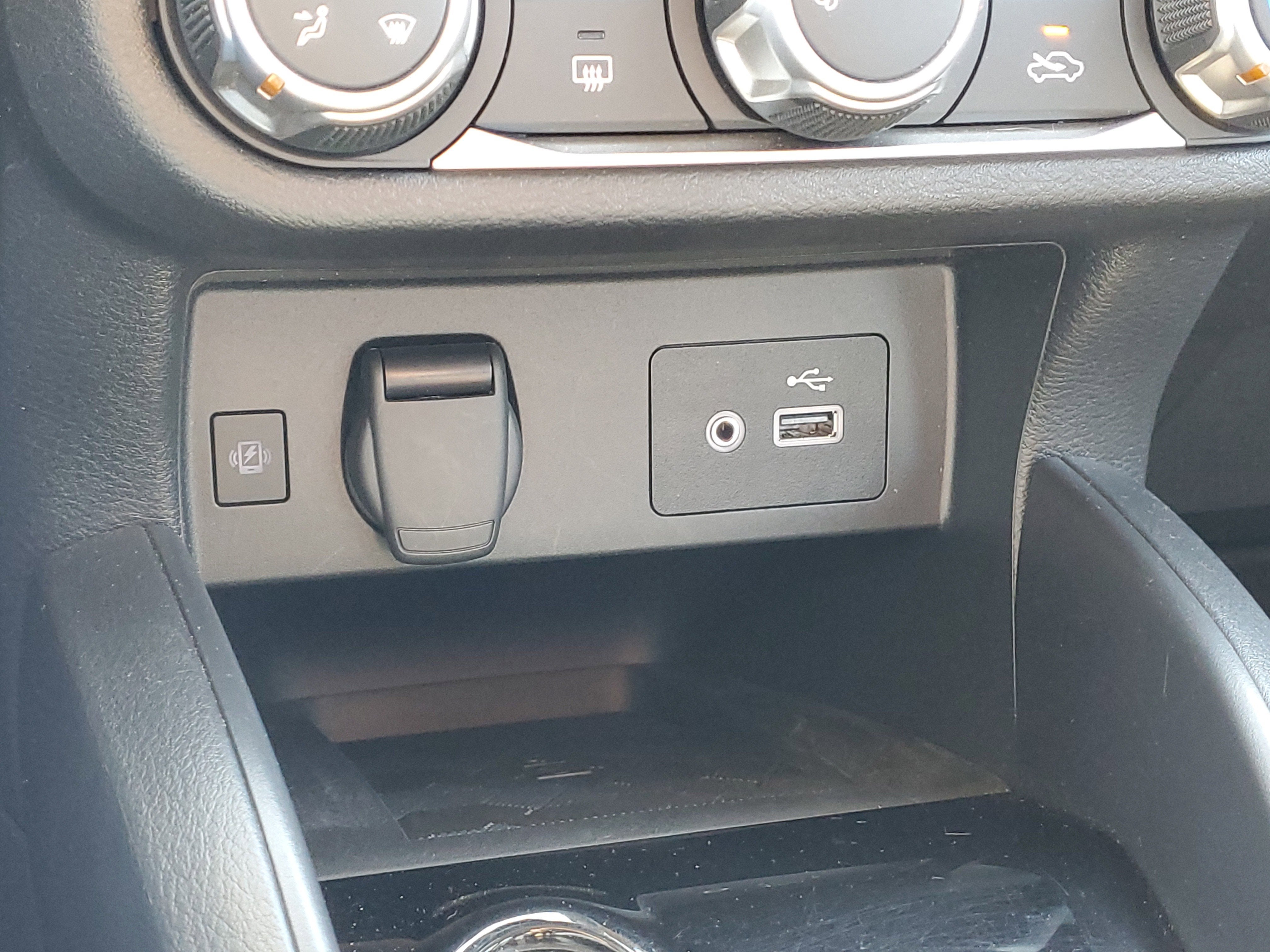 2023 Nissan Versa SV