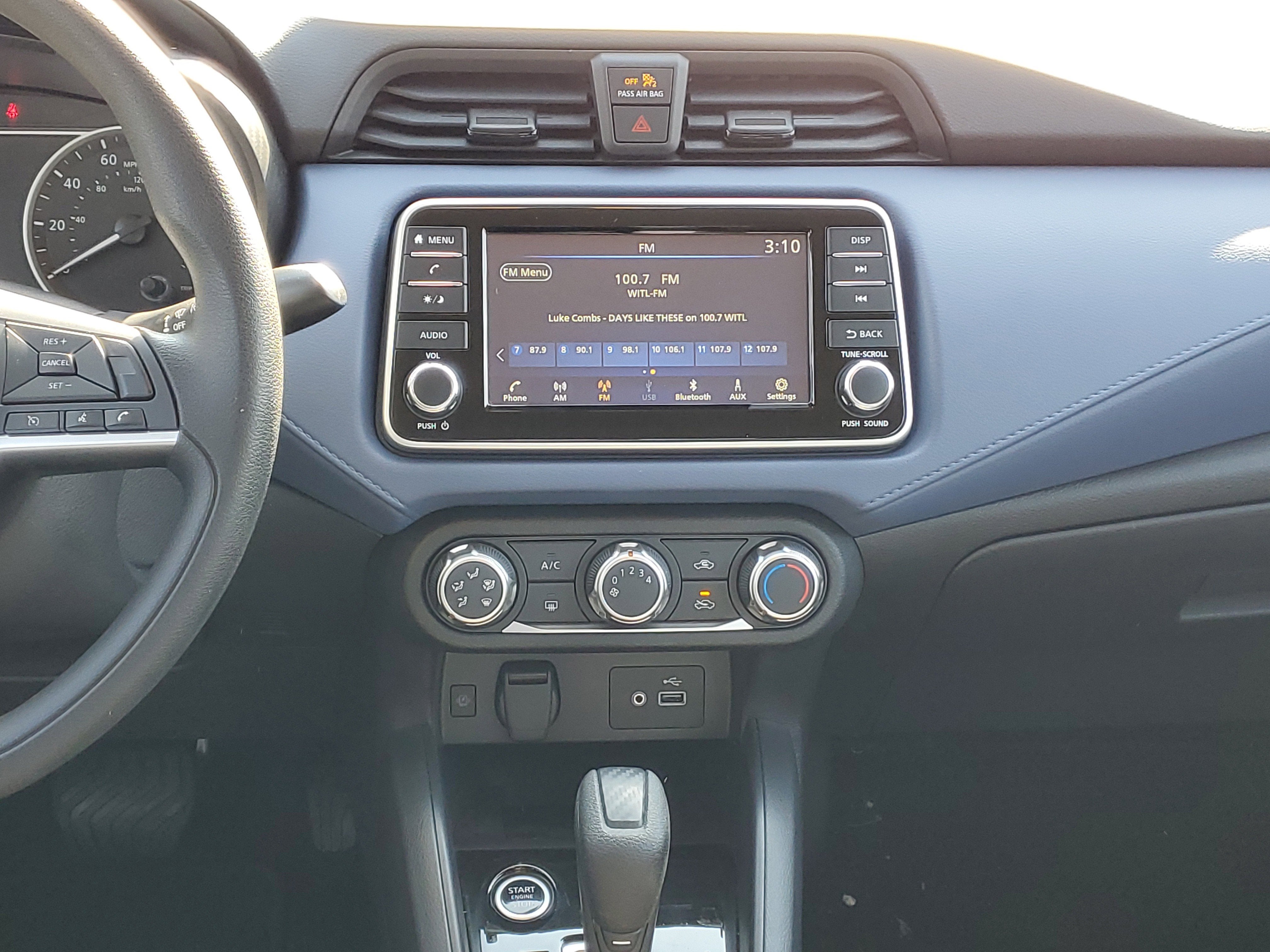 2023 Nissan Versa SV