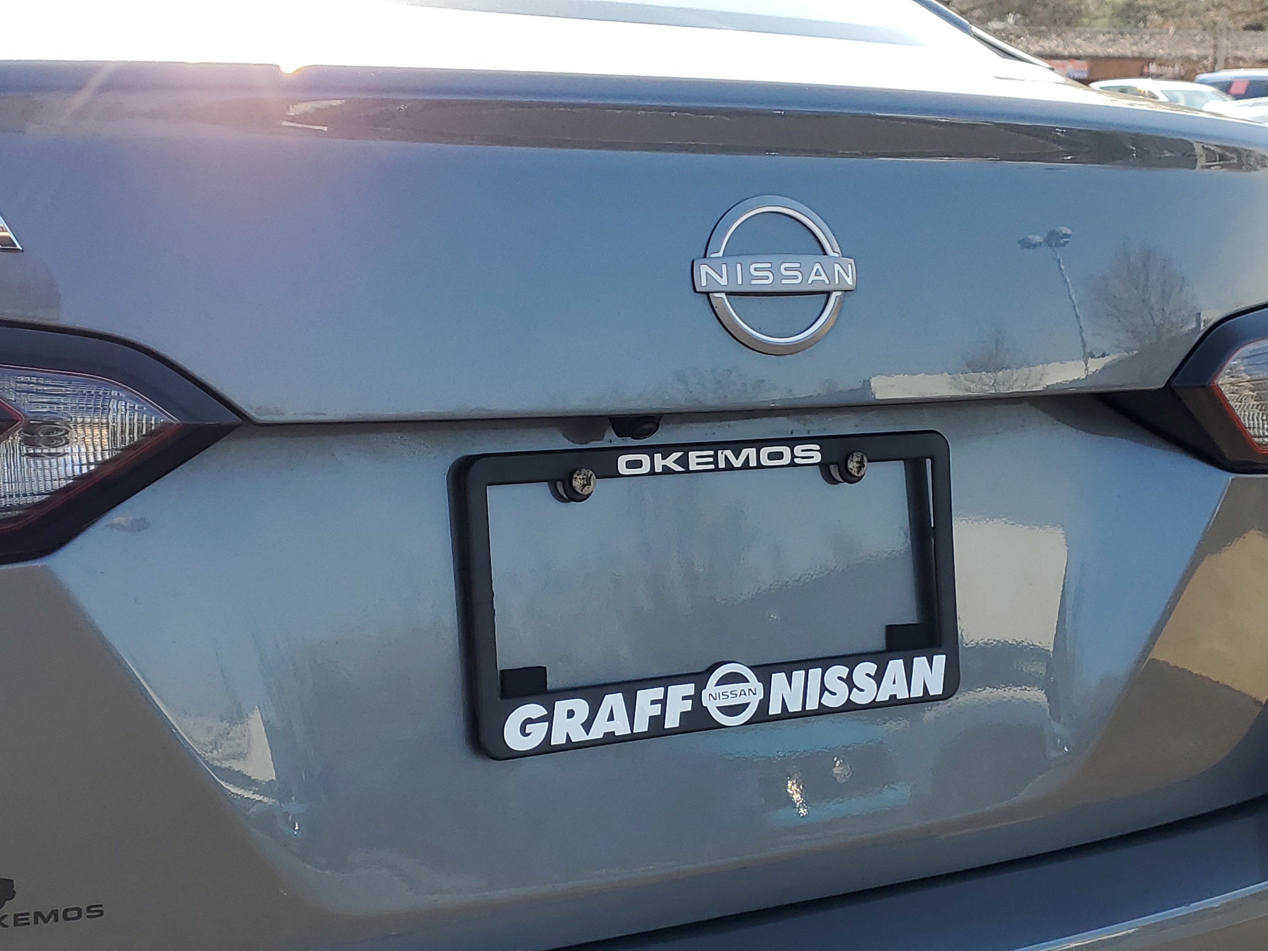 2023 Nissan Versa SV