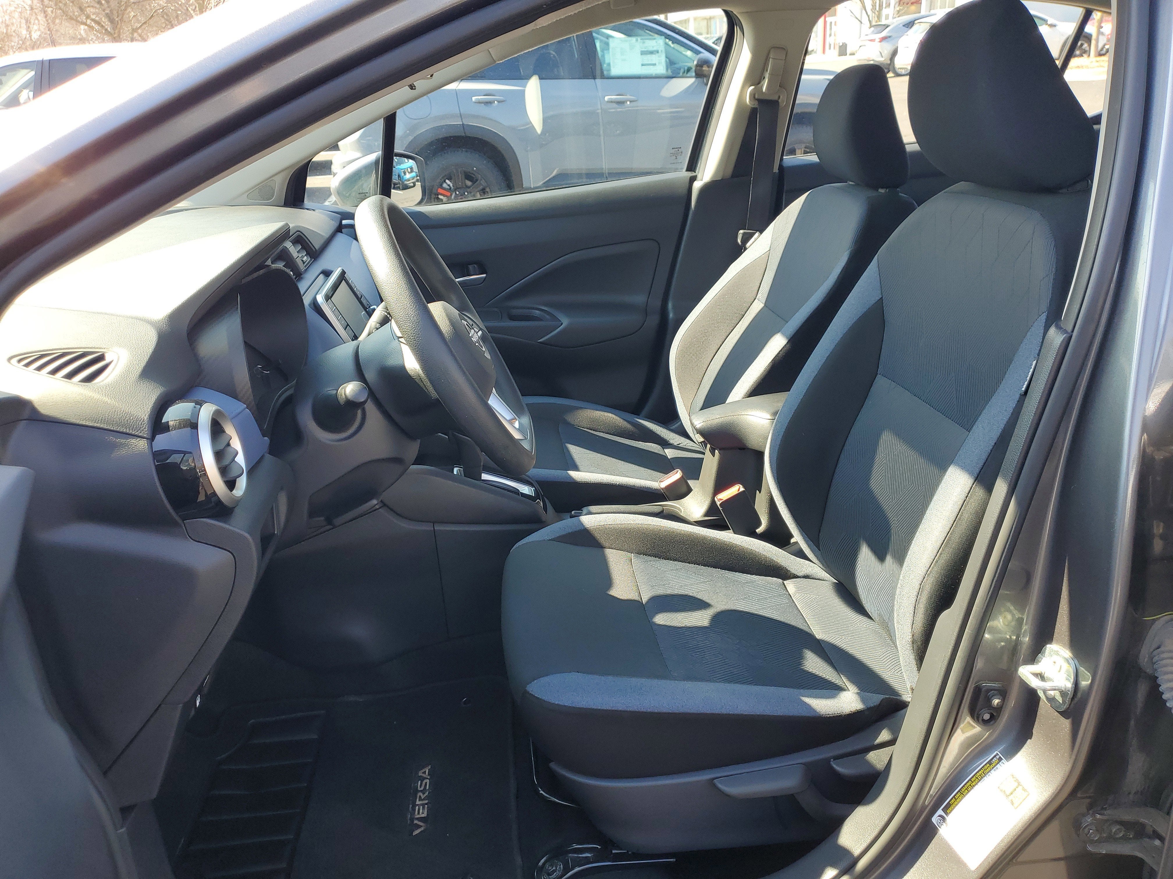 2023 Nissan Versa SV