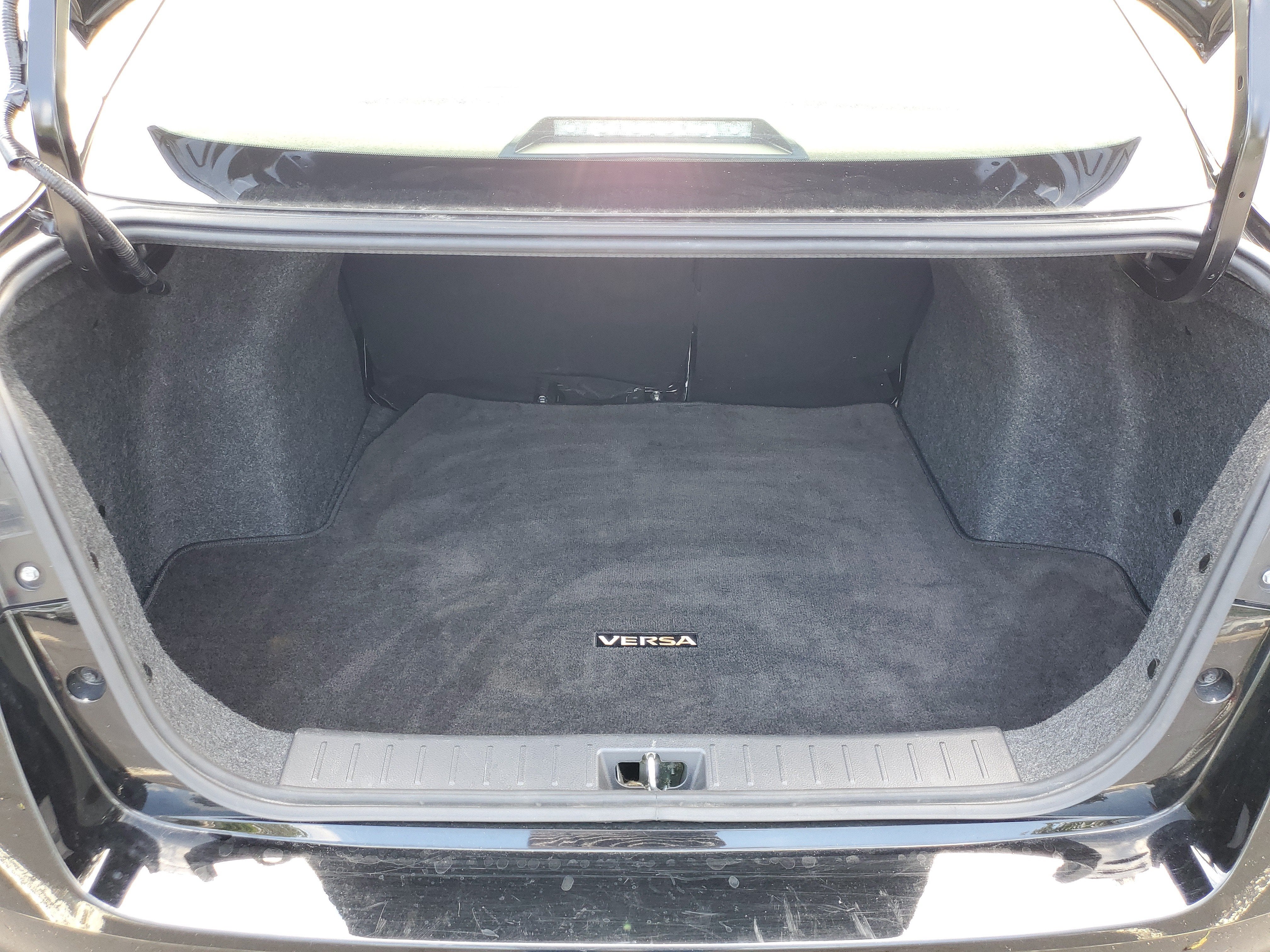 2024 Nissan Versa SR