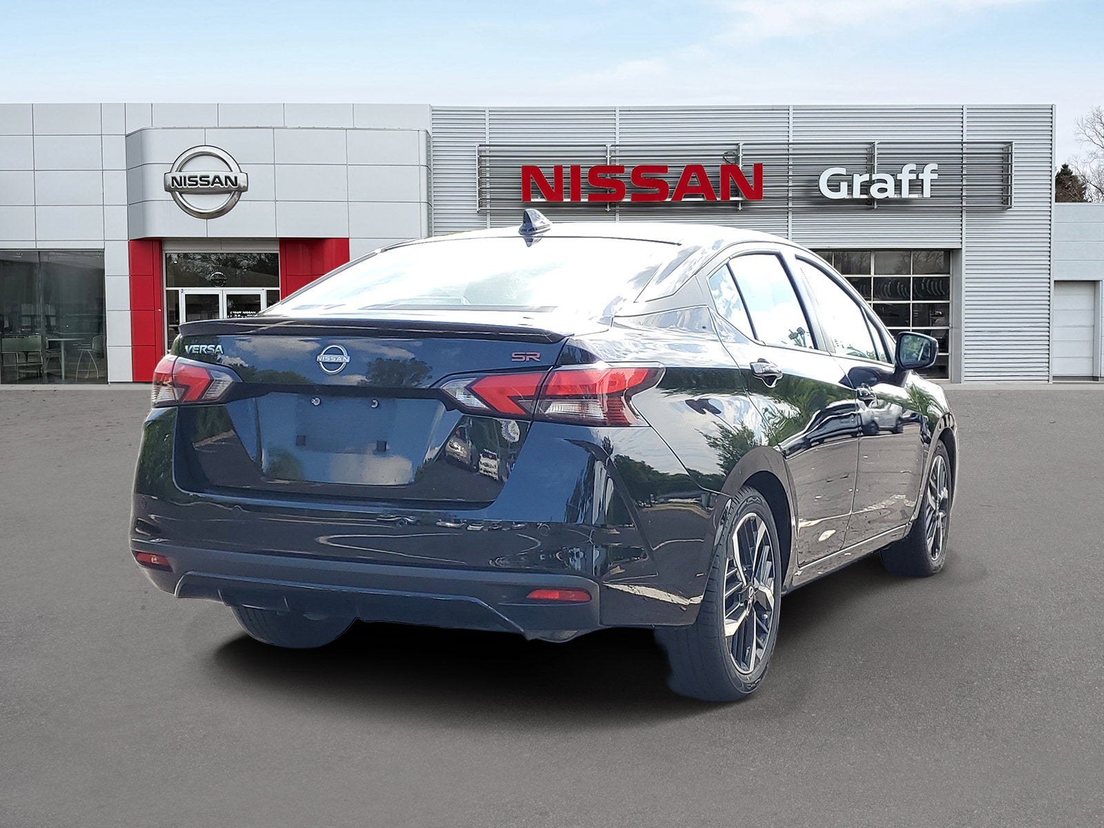 2024 Nissan Versa SR