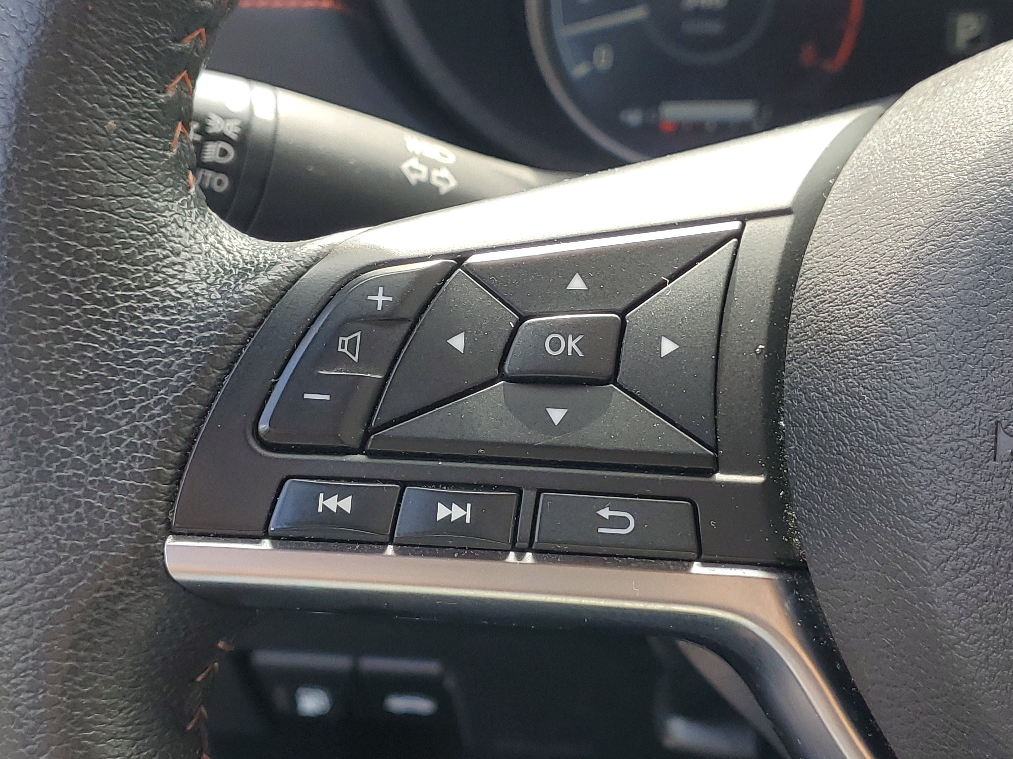 2024 Nissan Versa SR