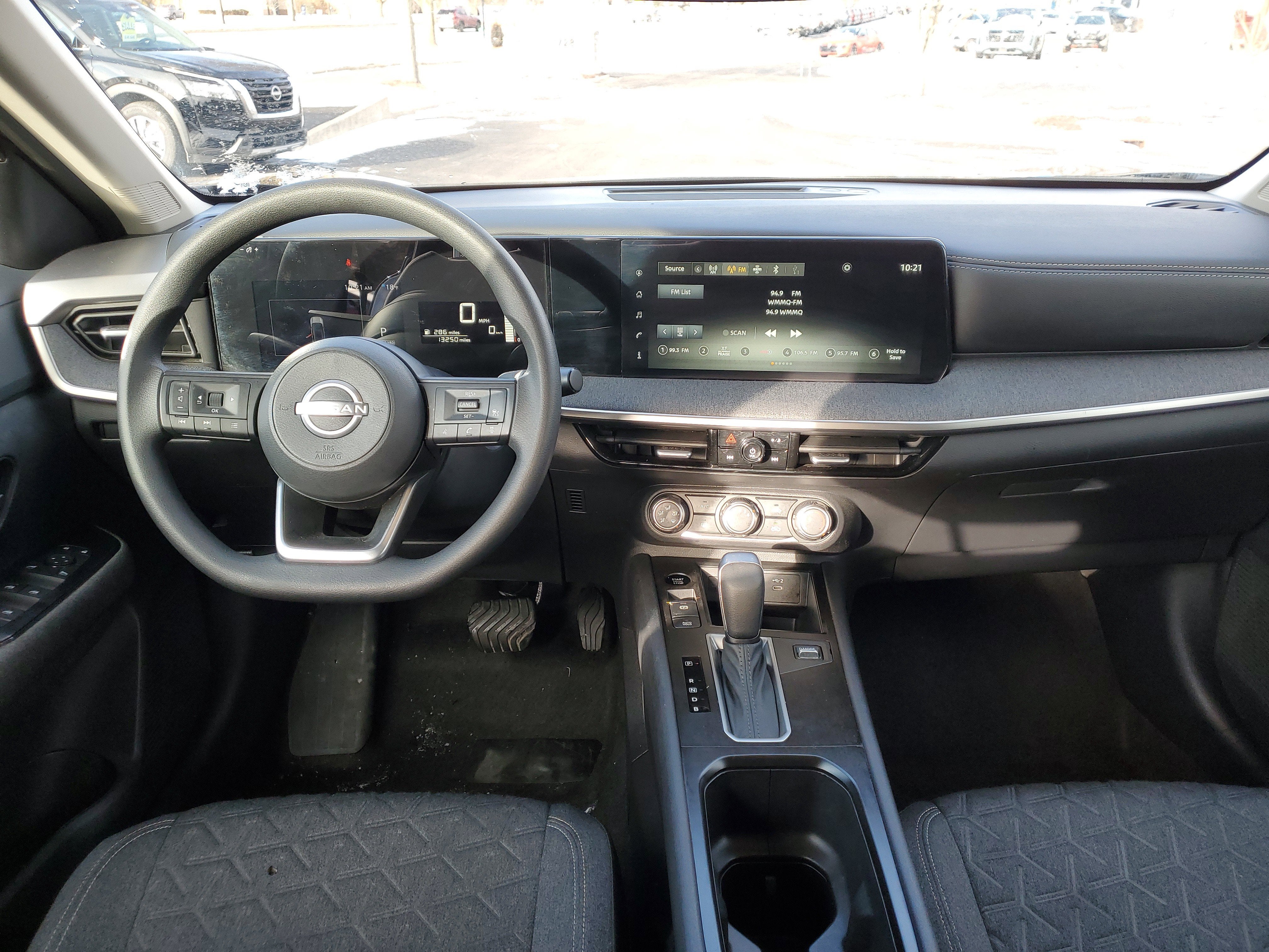 2025 Nissan Kicks SV