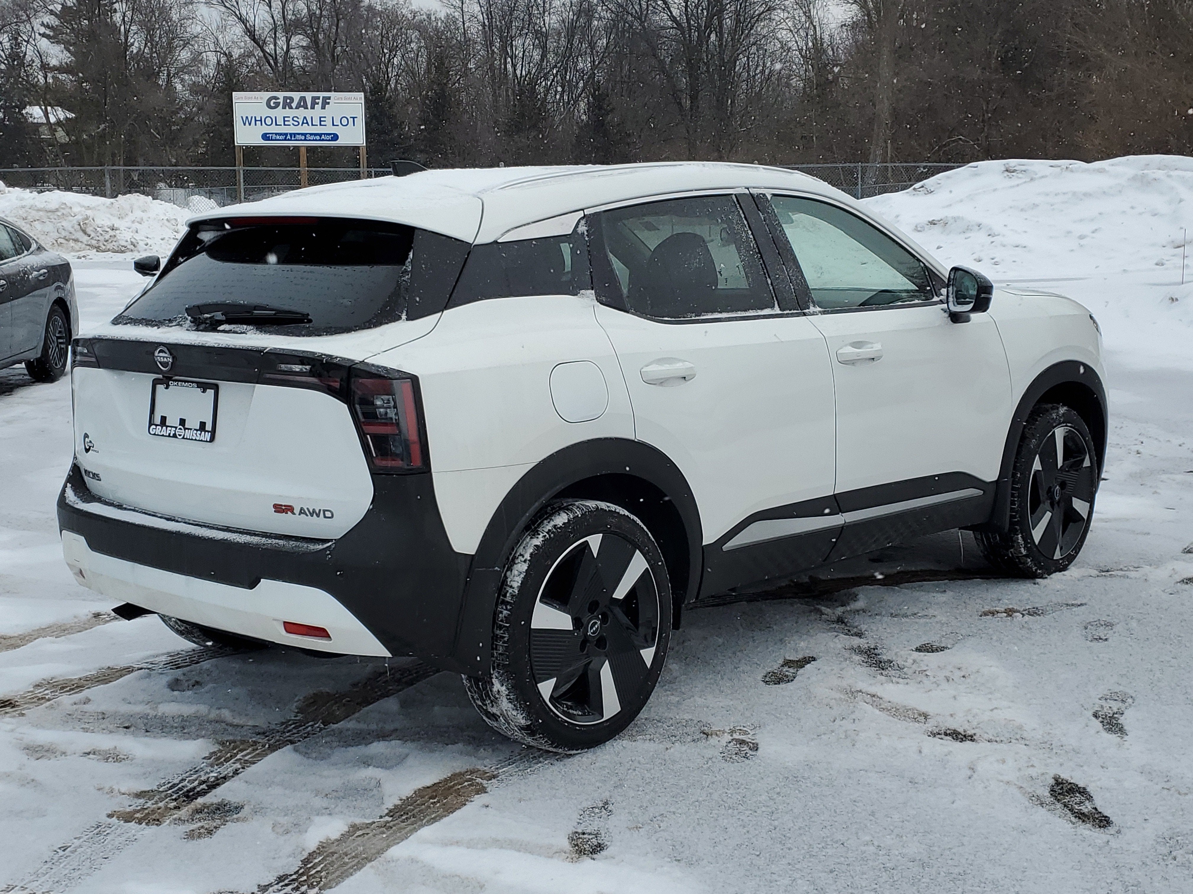 2026 Nissan Kicks SR