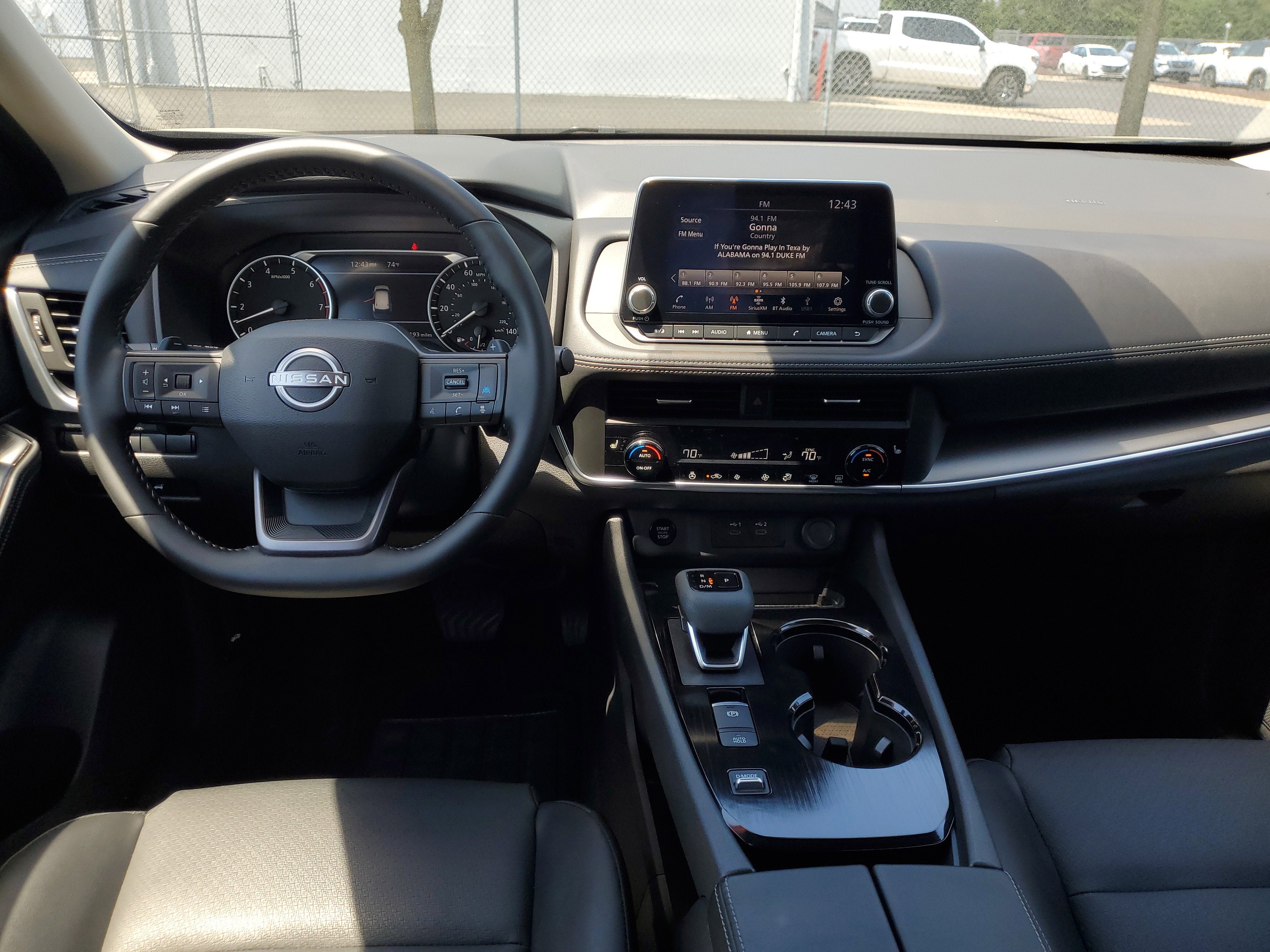 2025 Nissan Rogue SV