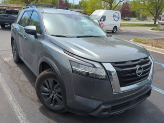 2022 Nissan Pathfinder SV