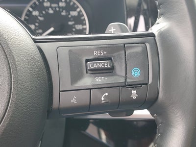 2022 Nissan Pathfinder SV