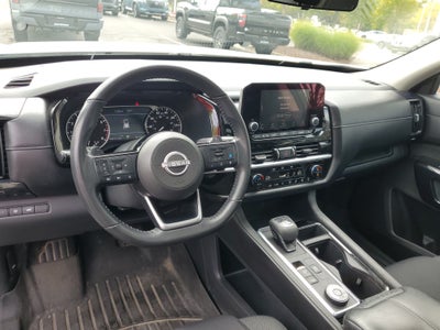 2022 Nissan Pathfinder SV