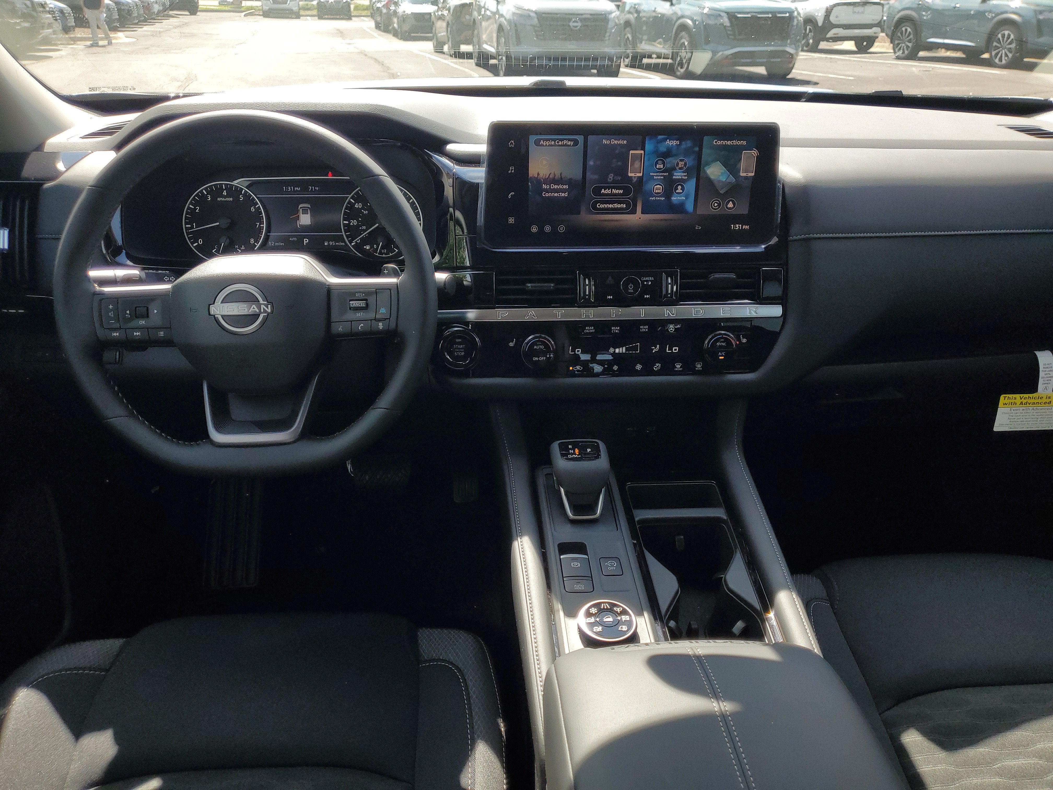 2026 Nissan Pathfinder SV