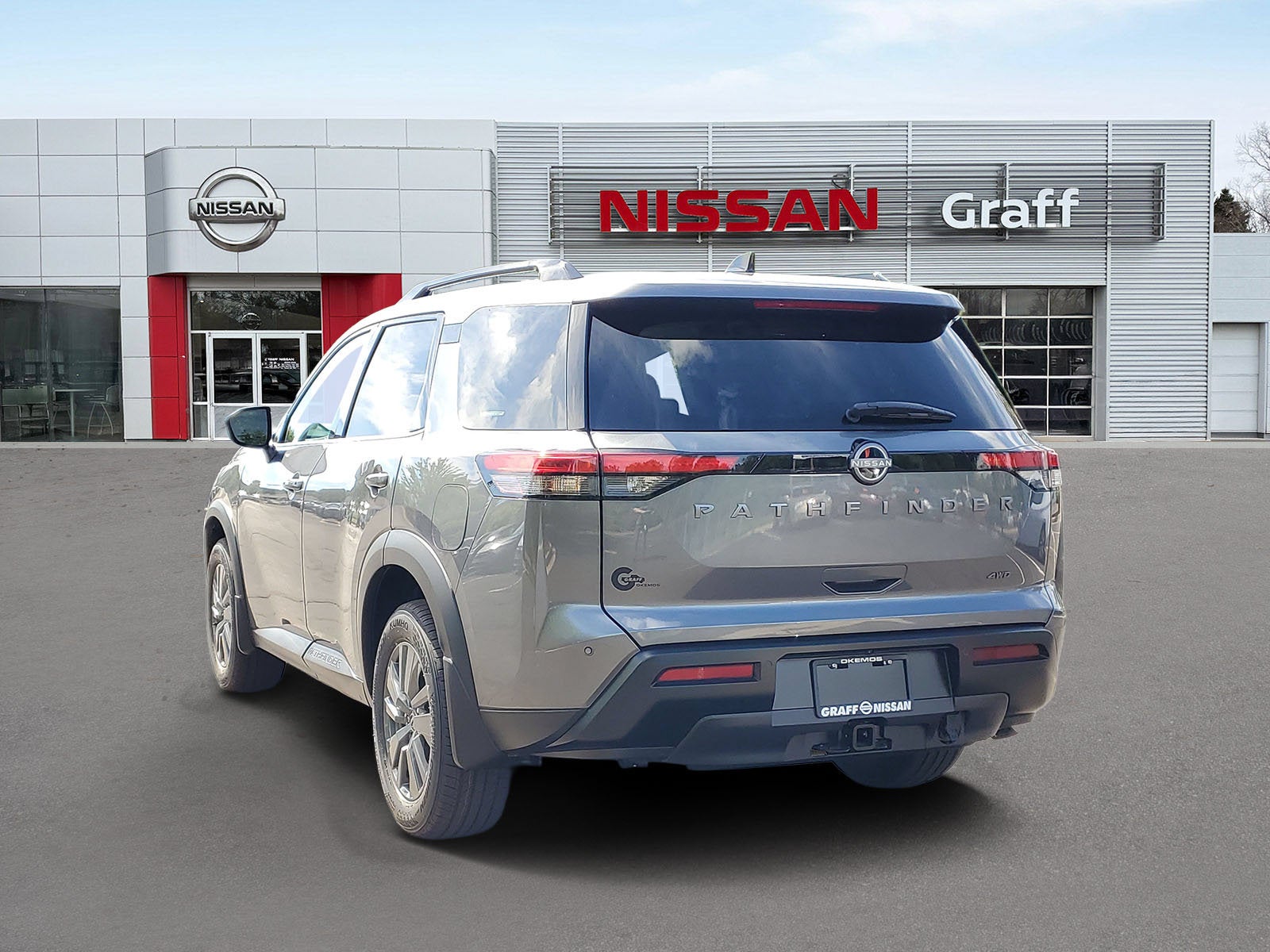 2026 Nissan Pathfinder SV