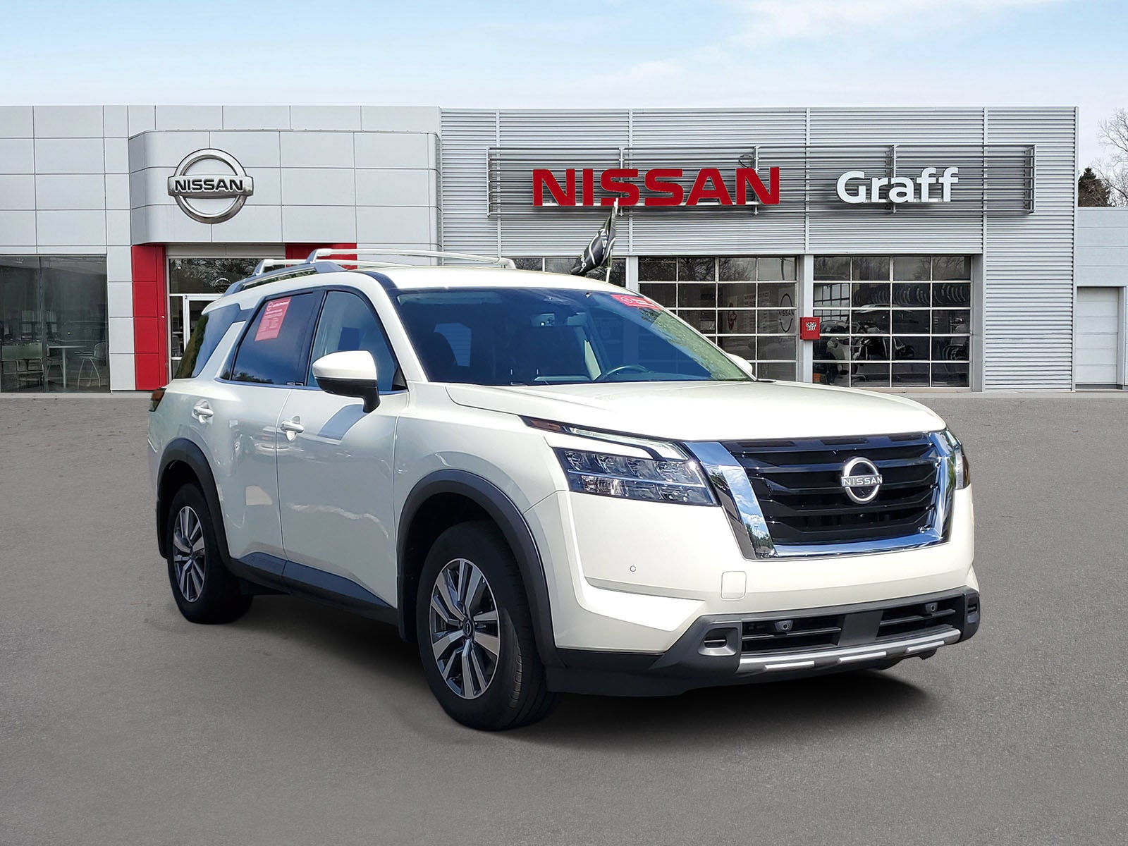 2023 Nissan Pathfinder SL