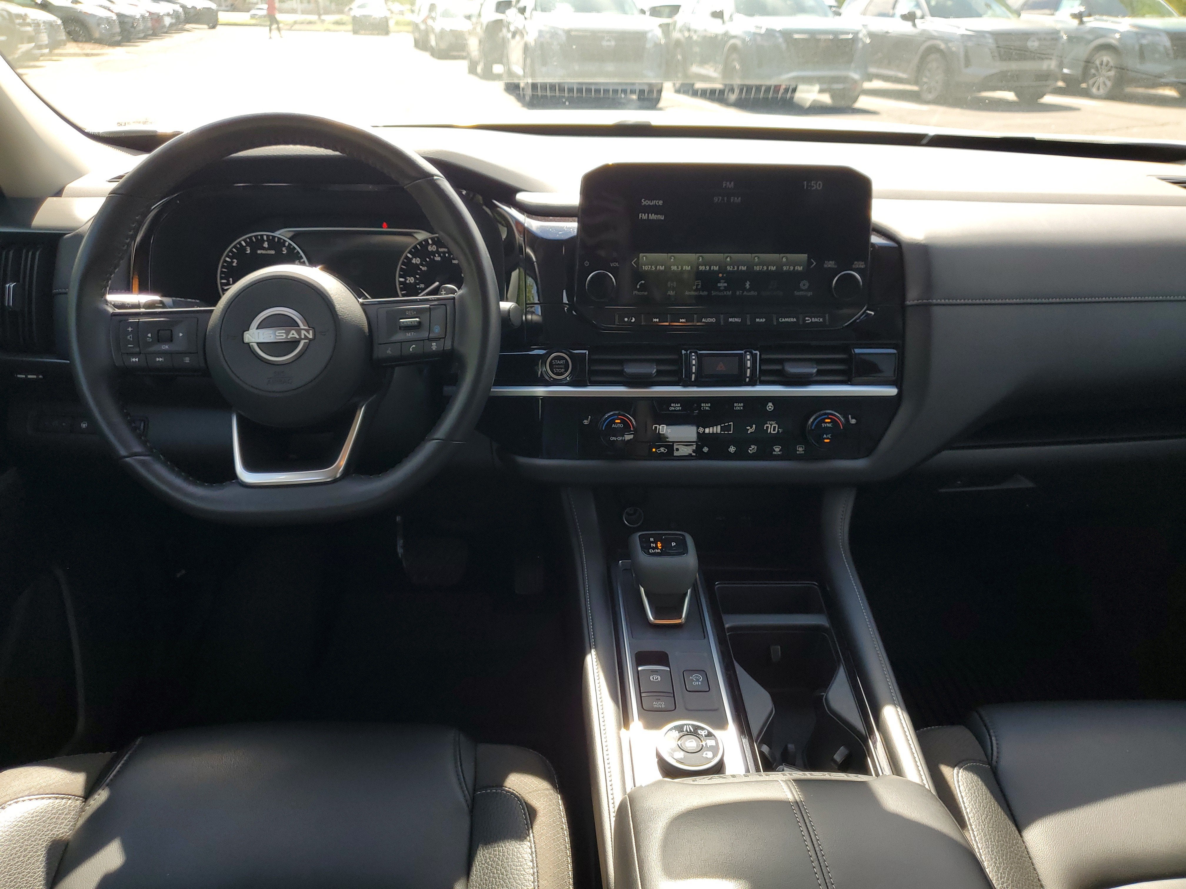 2023 Nissan Pathfinder SL