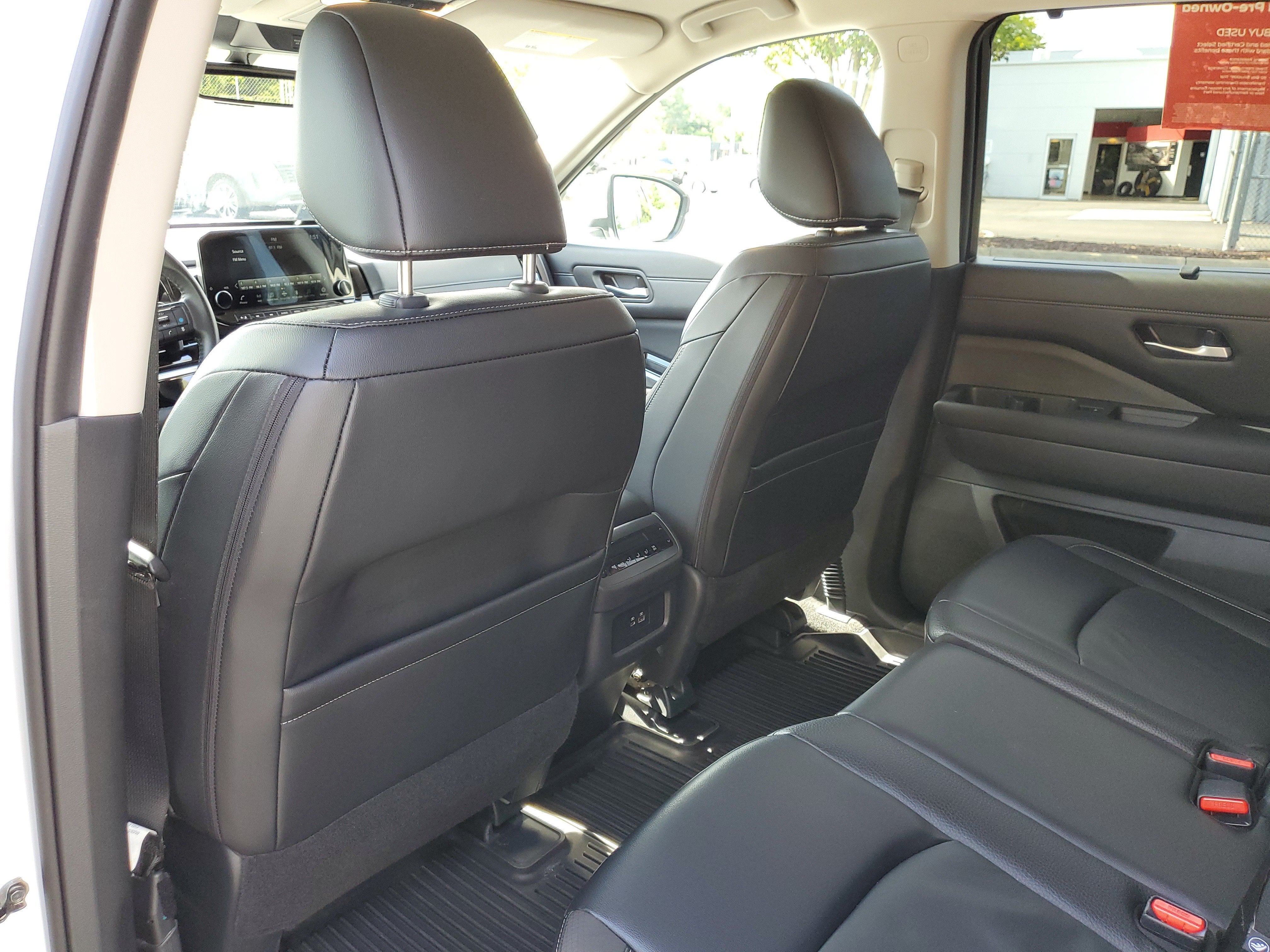 2023 Nissan Pathfinder SL