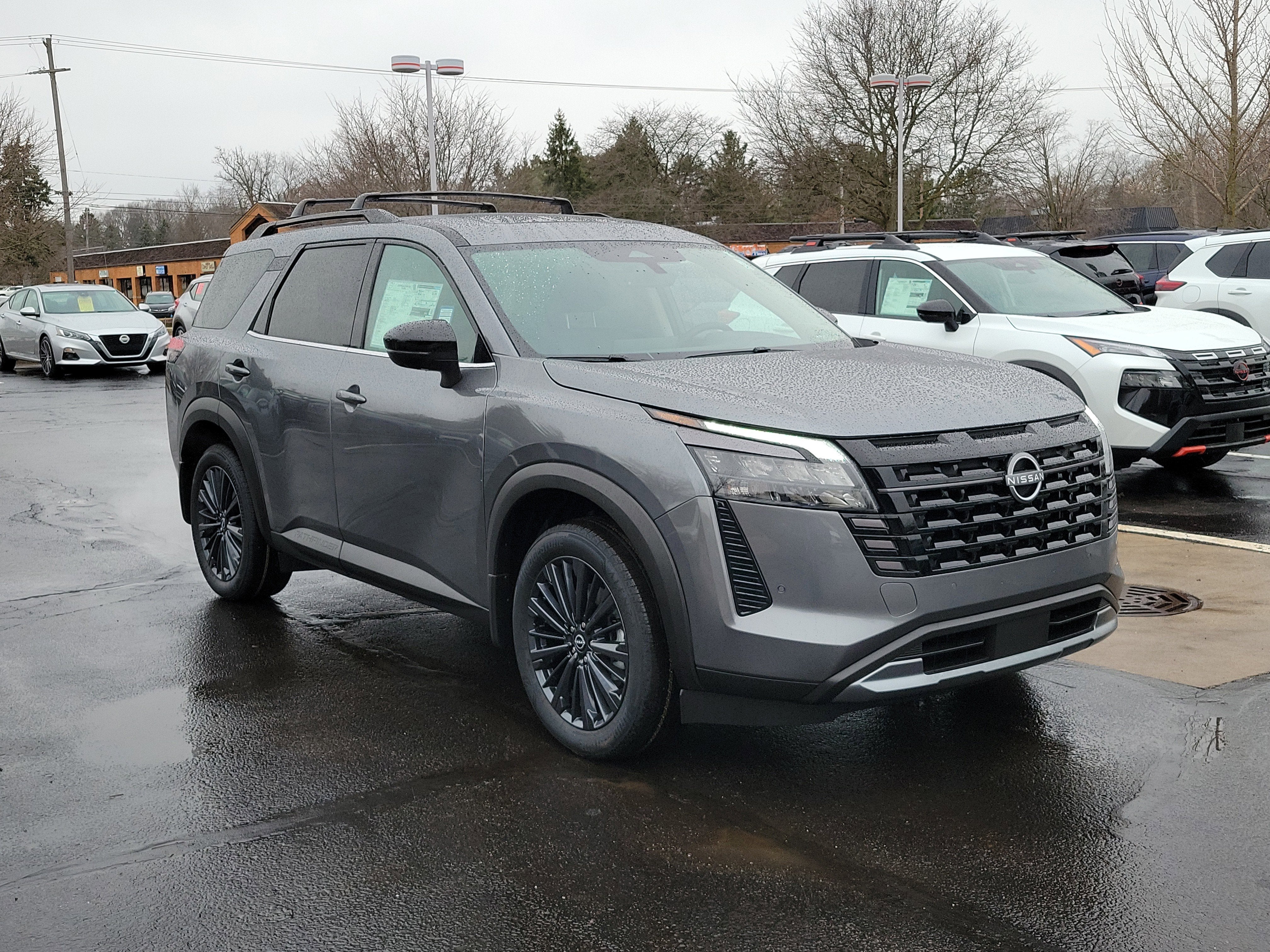 2026 Nissan Pathfinder SL