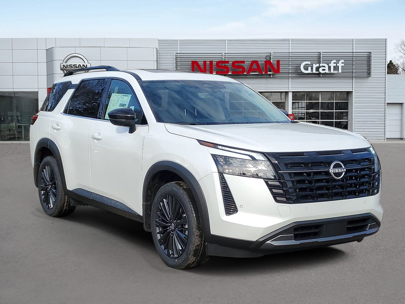 2026 Nissan Pathfinder SL