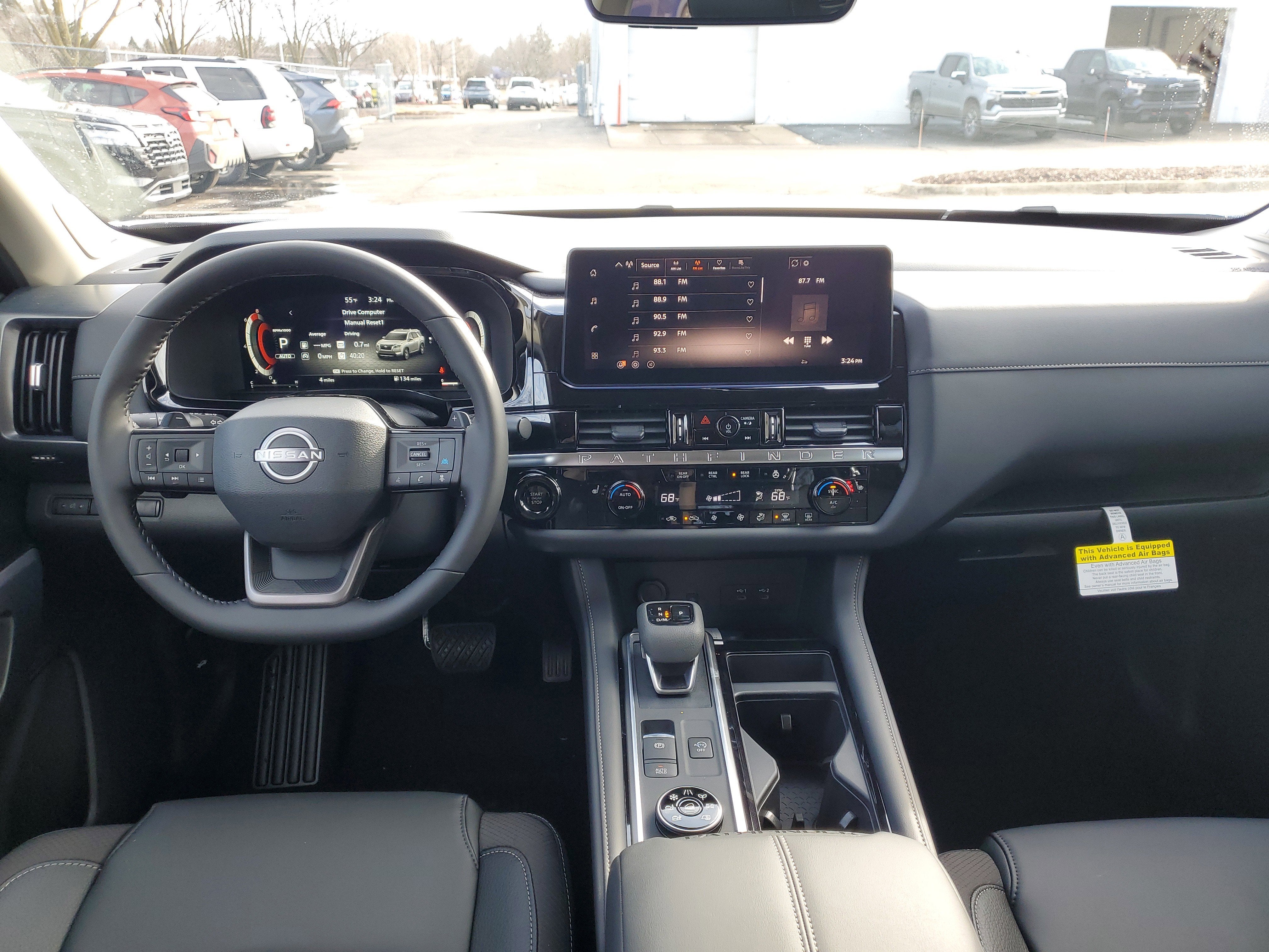 2026 Nissan Pathfinder SL