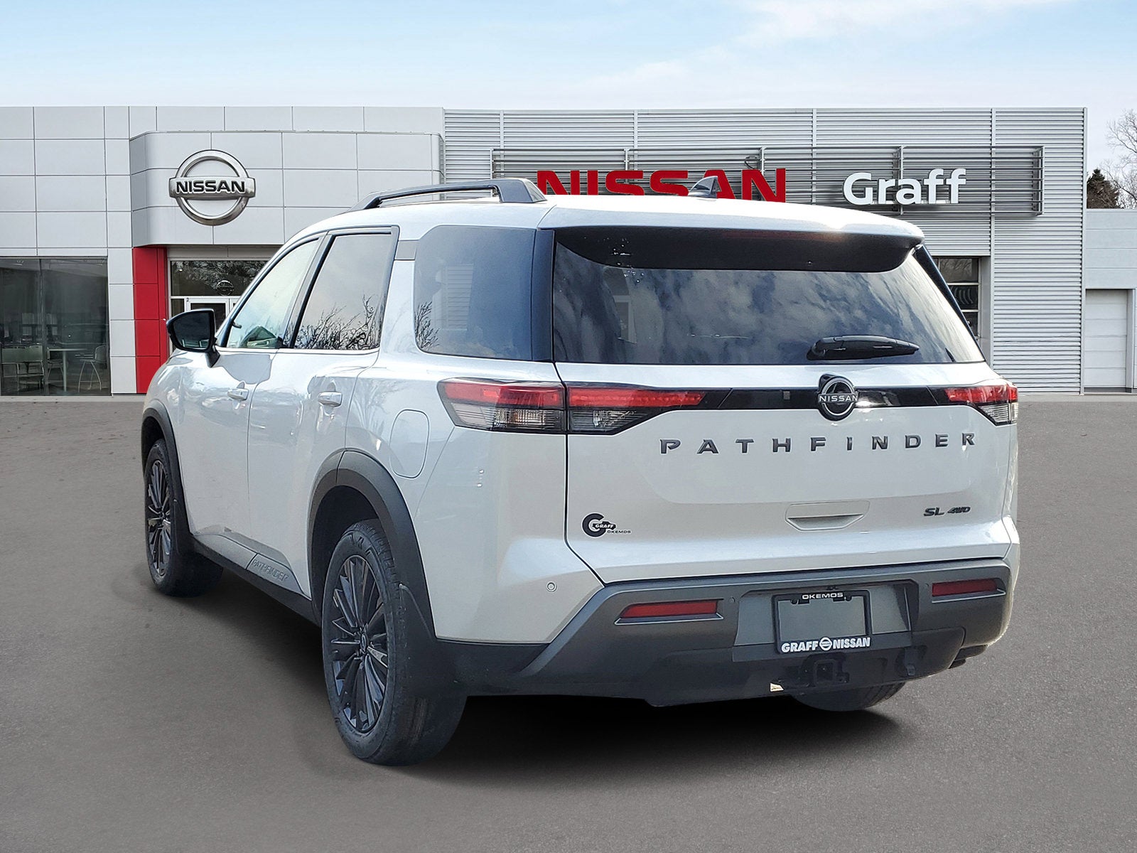 2026 Nissan Pathfinder SL