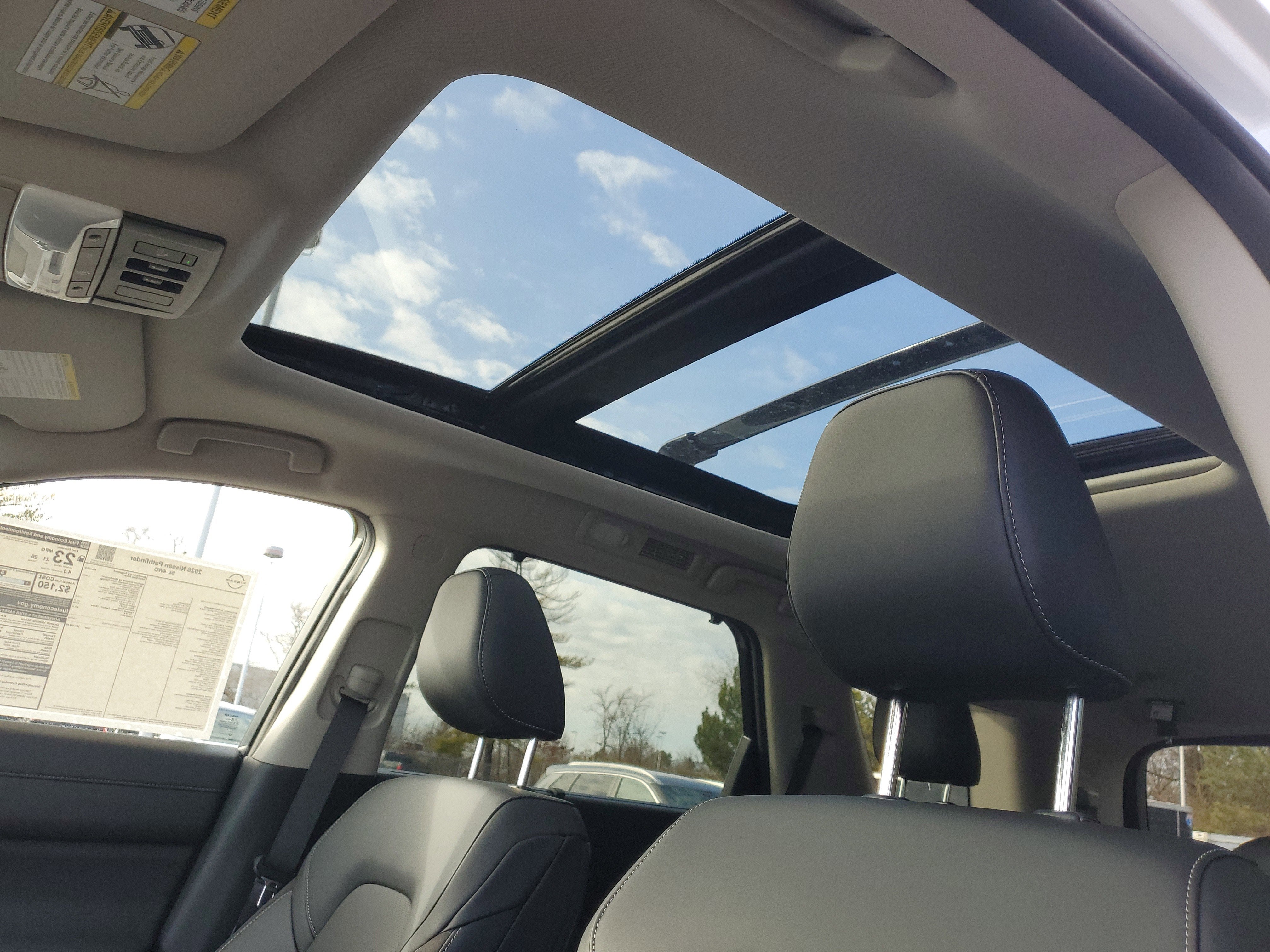 2026 Nissan Pathfinder SL