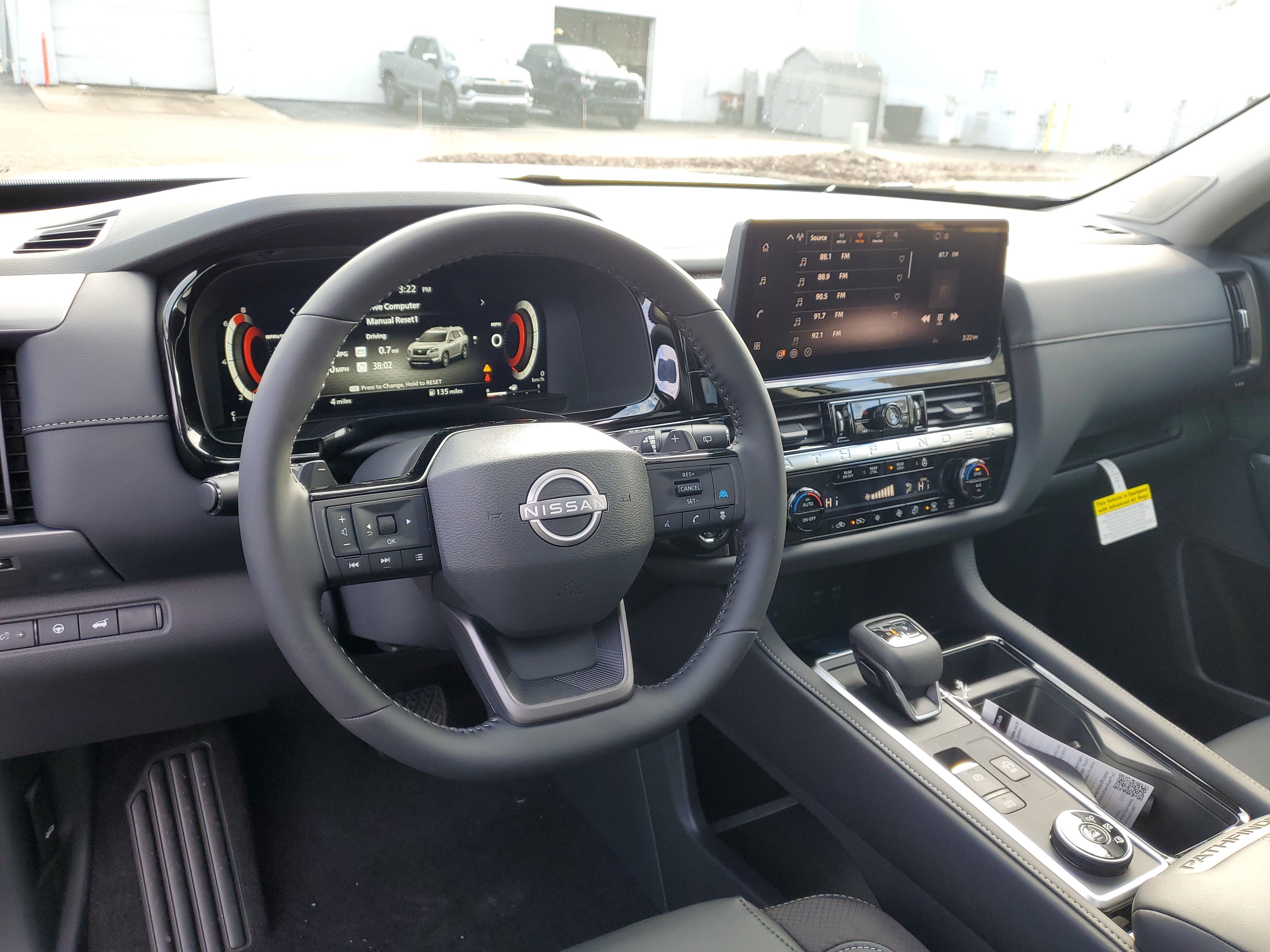 2026 Nissan Pathfinder SL