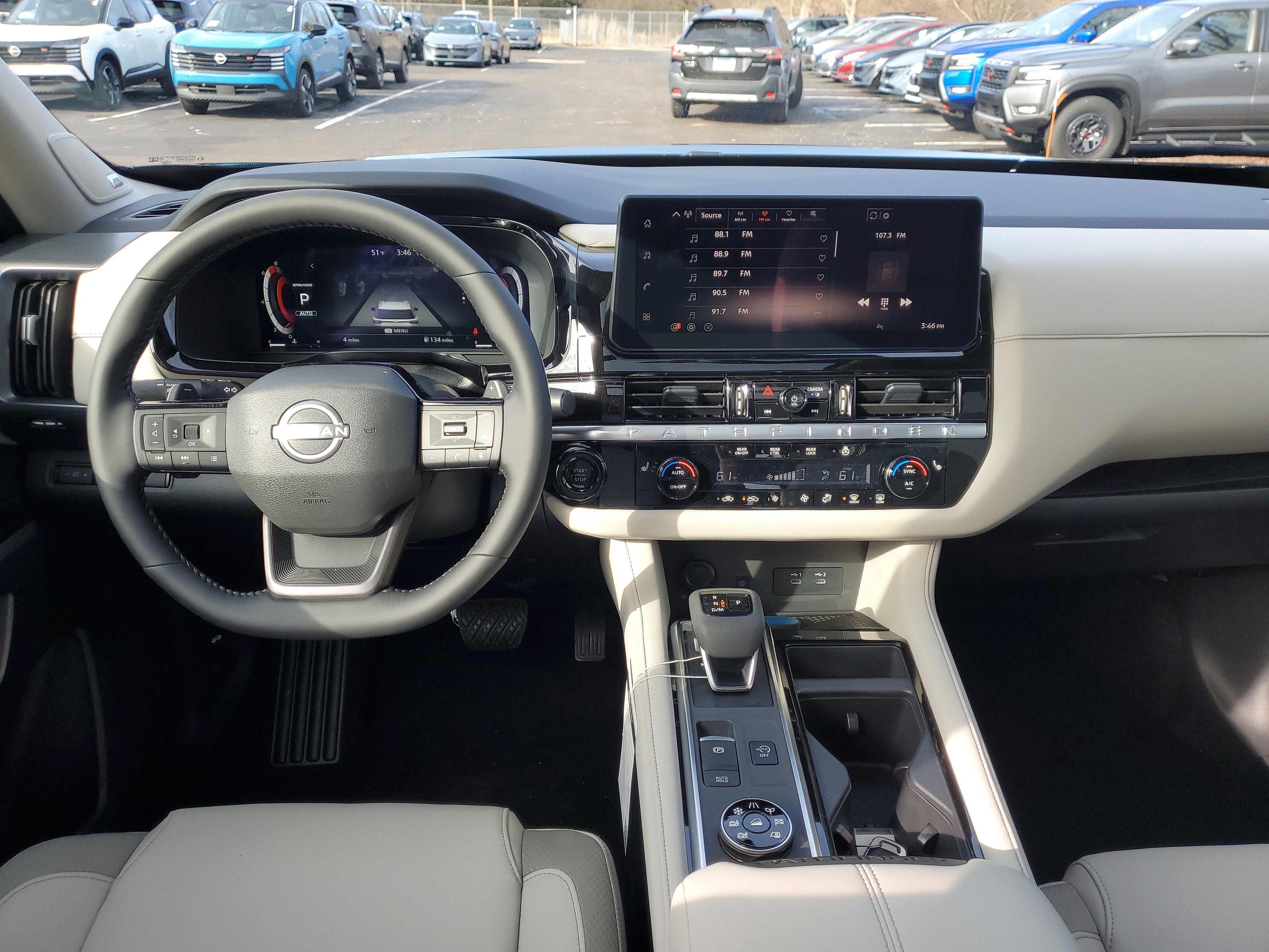 2026 Nissan Pathfinder SL