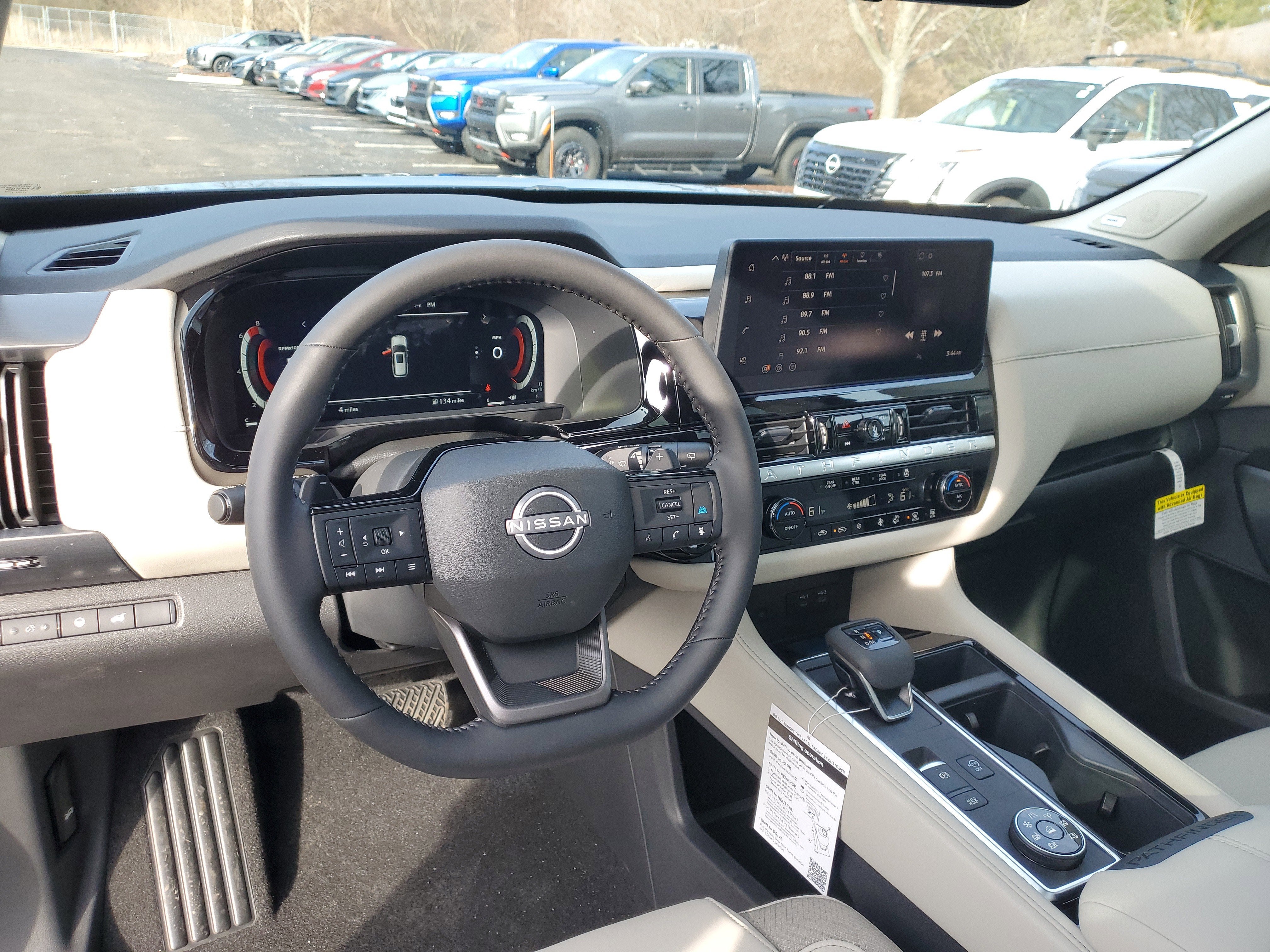 2026 Nissan Pathfinder SL