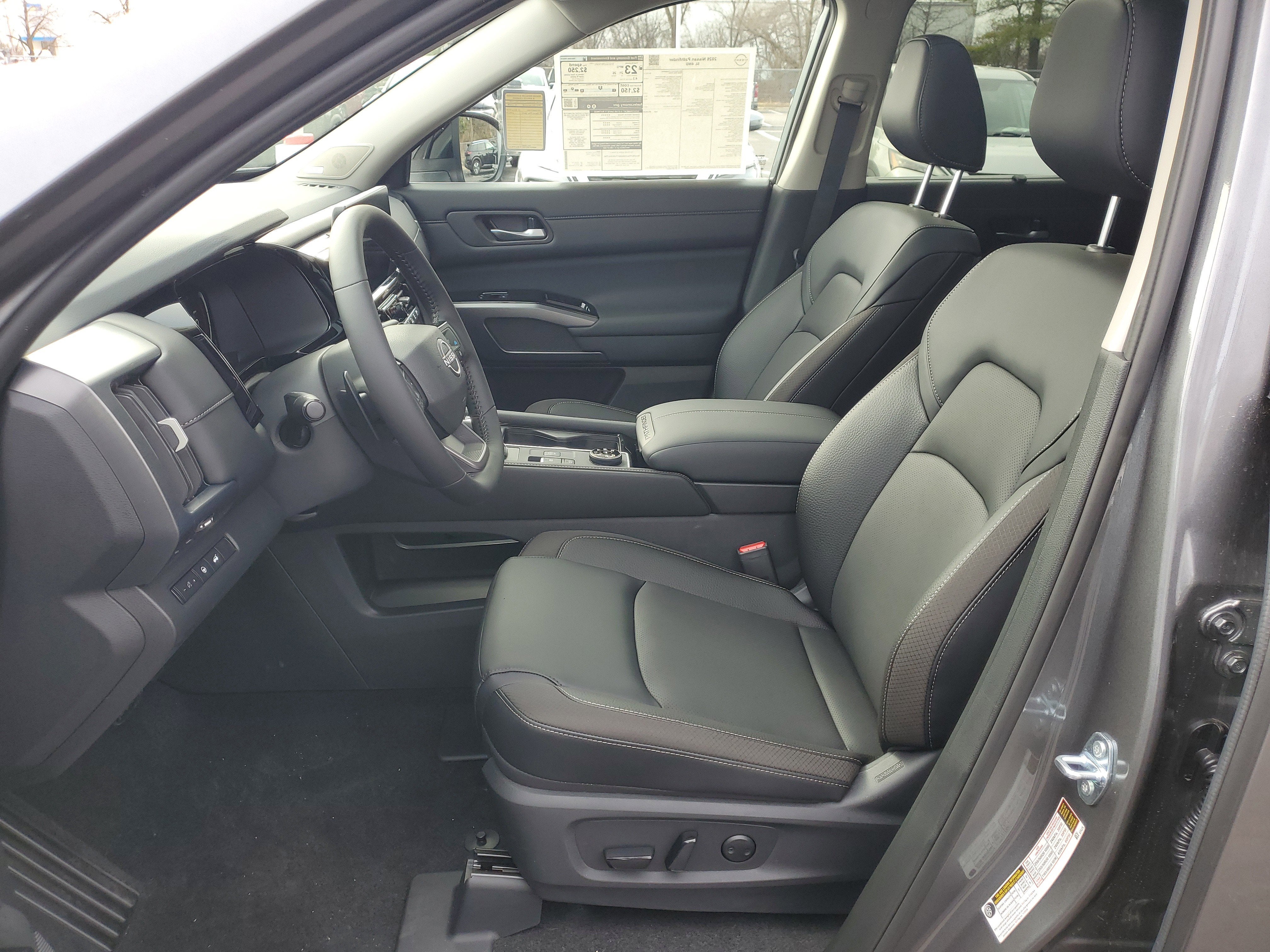 2026 Nissan Pathfinder SL