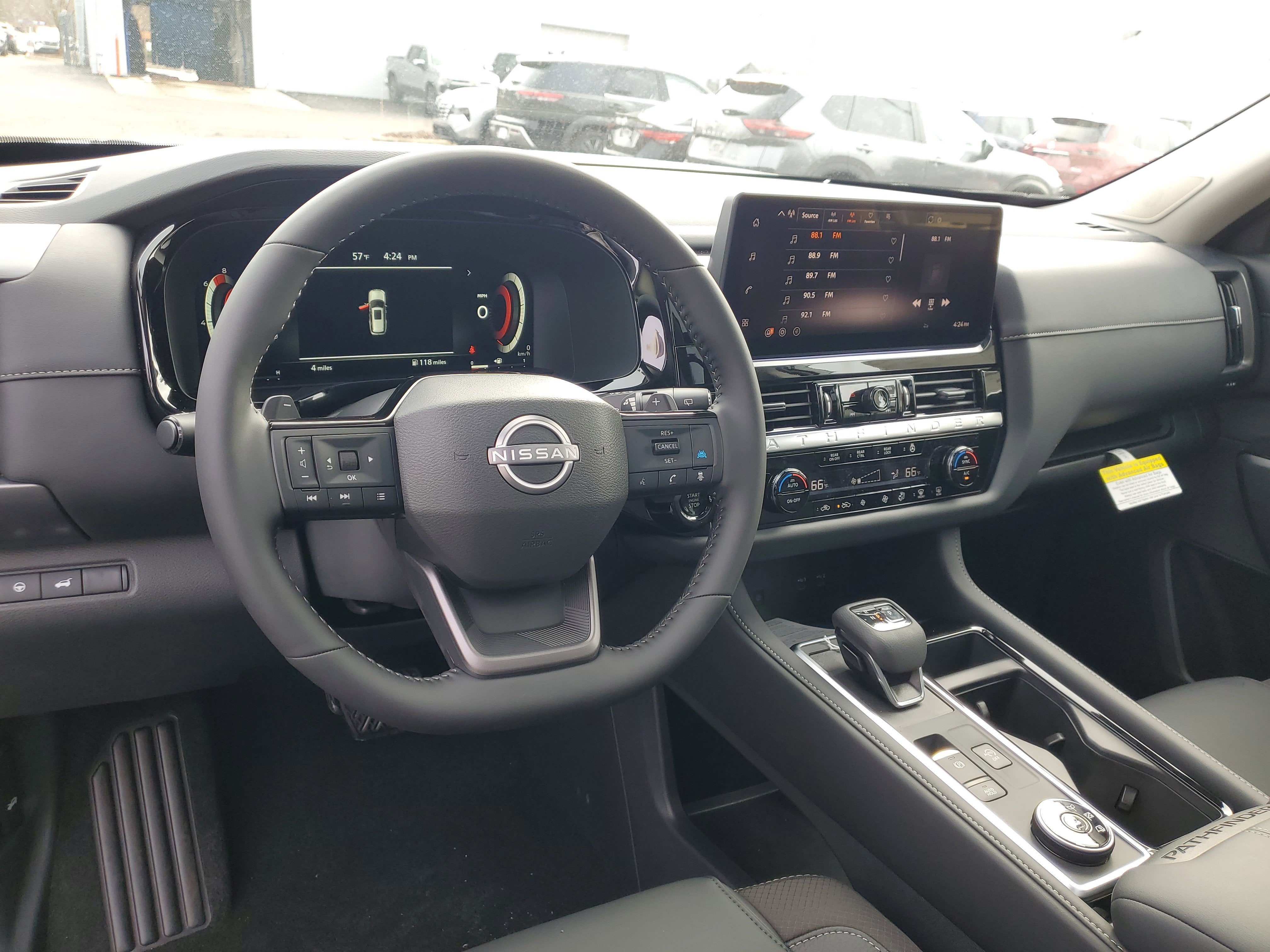 2026 Nissan Pathfinder SL