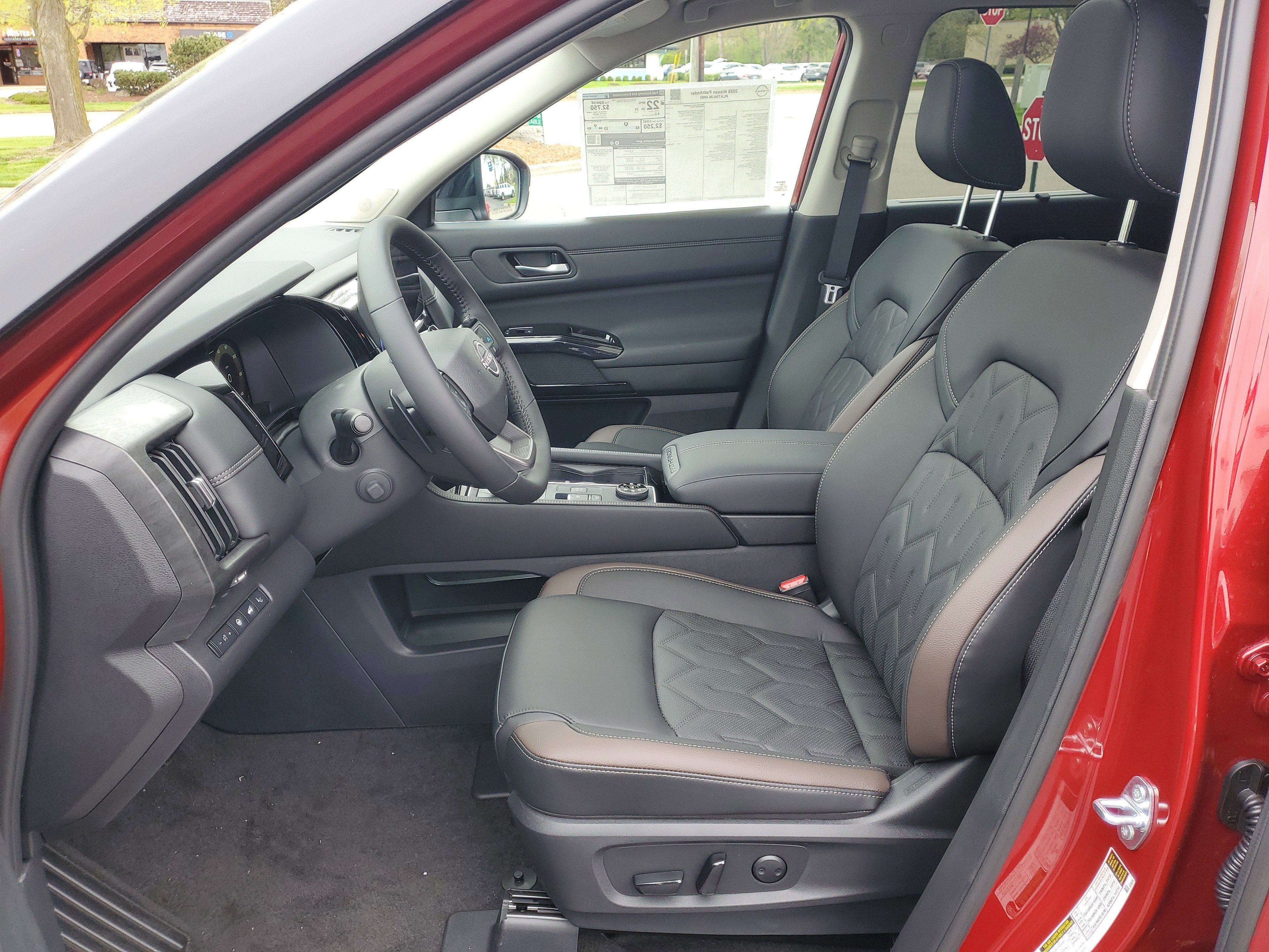 2026 Nissan Pathfinder Platinum