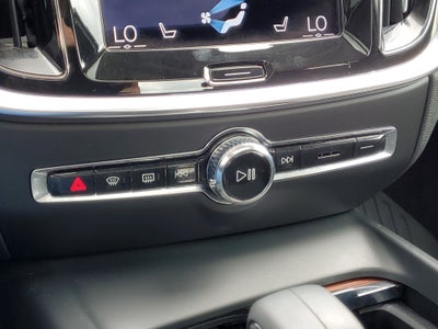 2022 Volvo S60 Momentum