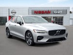 2022 Volvo S60 Momentum
