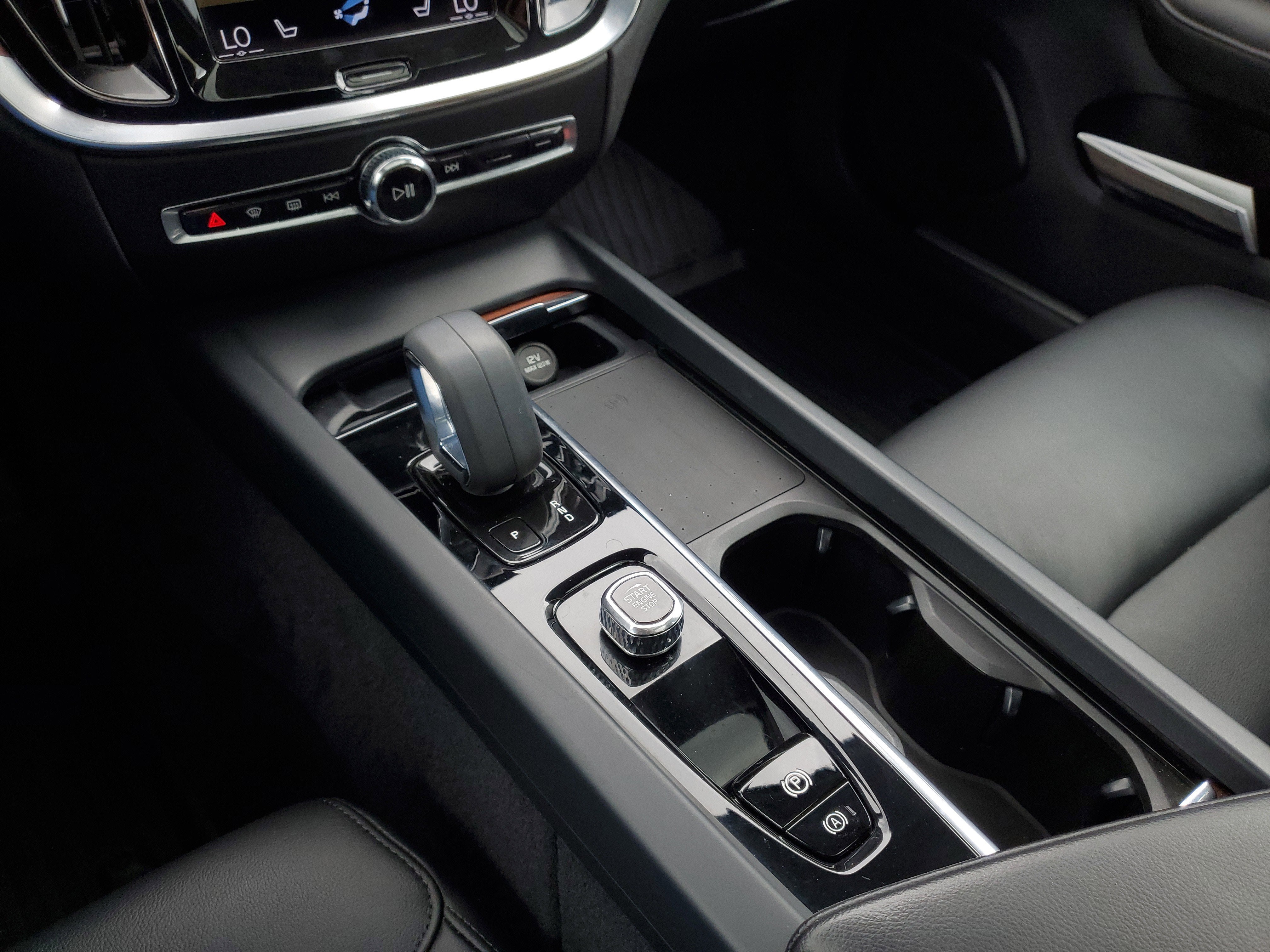 2022 Volvo S60 Momentum