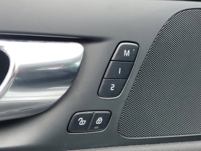 2022 Volvo S60 Momentum