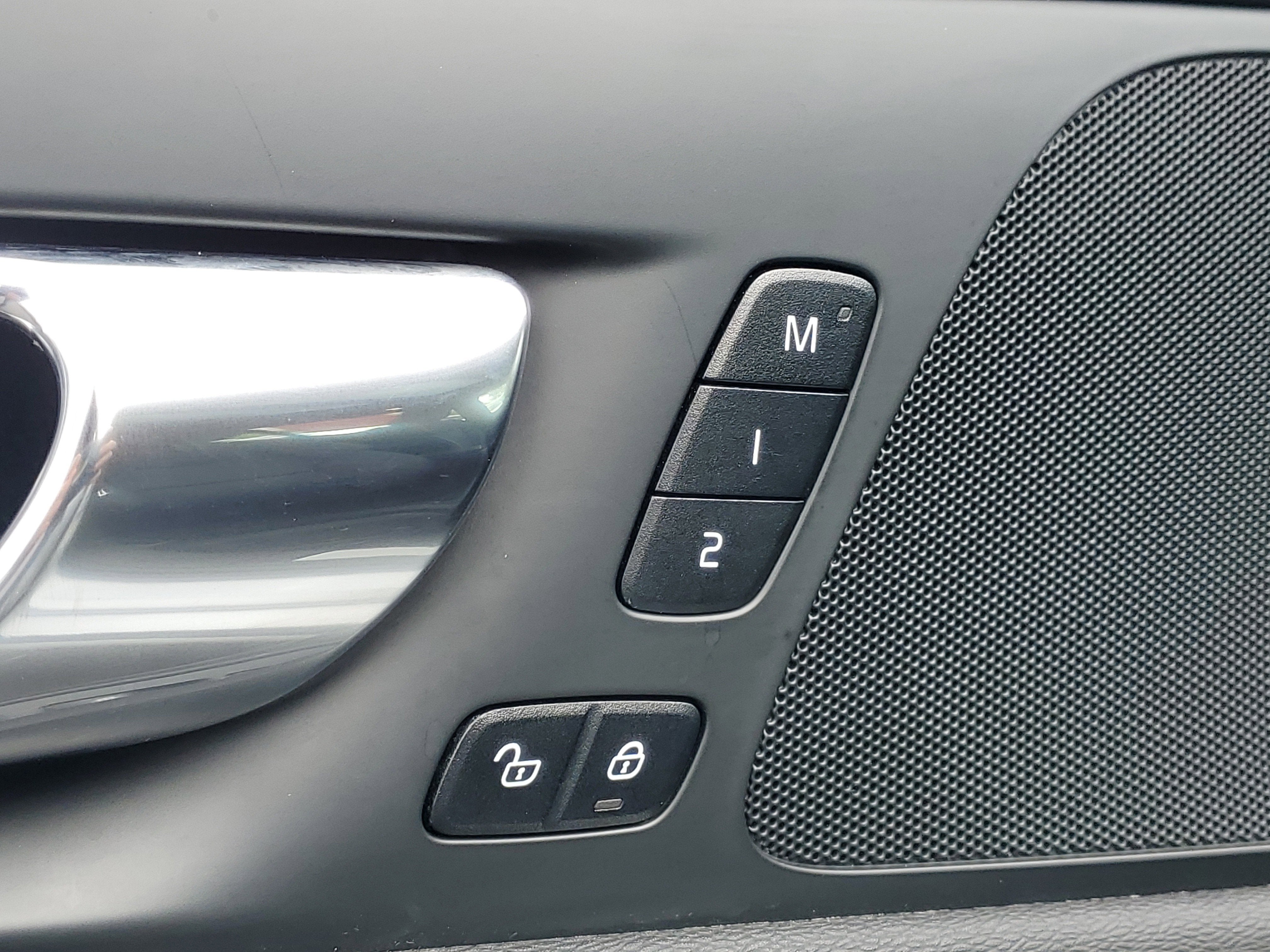 2022 Volvo S60 Momentum