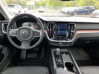 2022 Volvo S60 Momentum