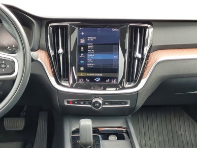 2022 Volvo S60 Momentum