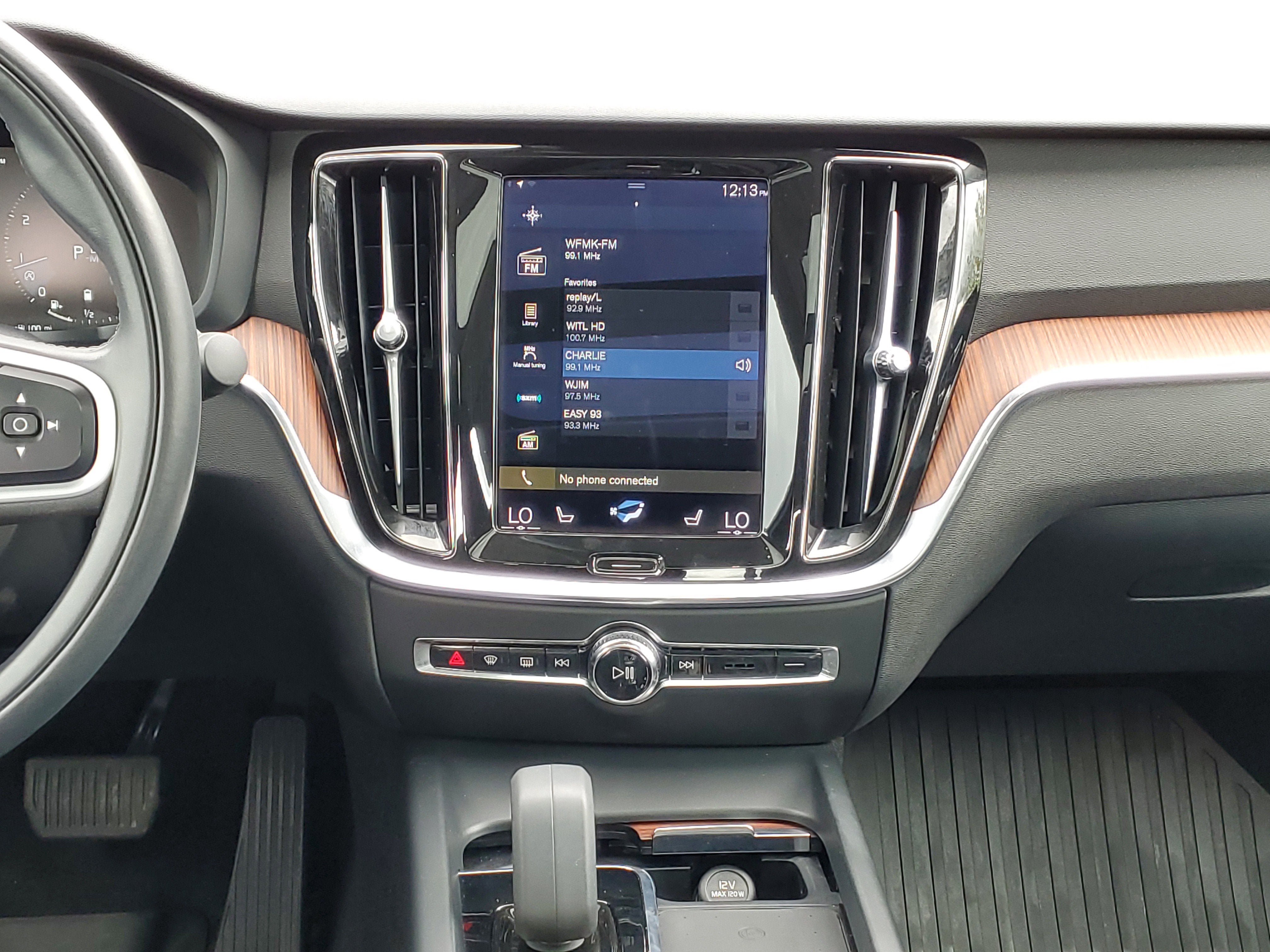 2022 Volvo S60 Momentum