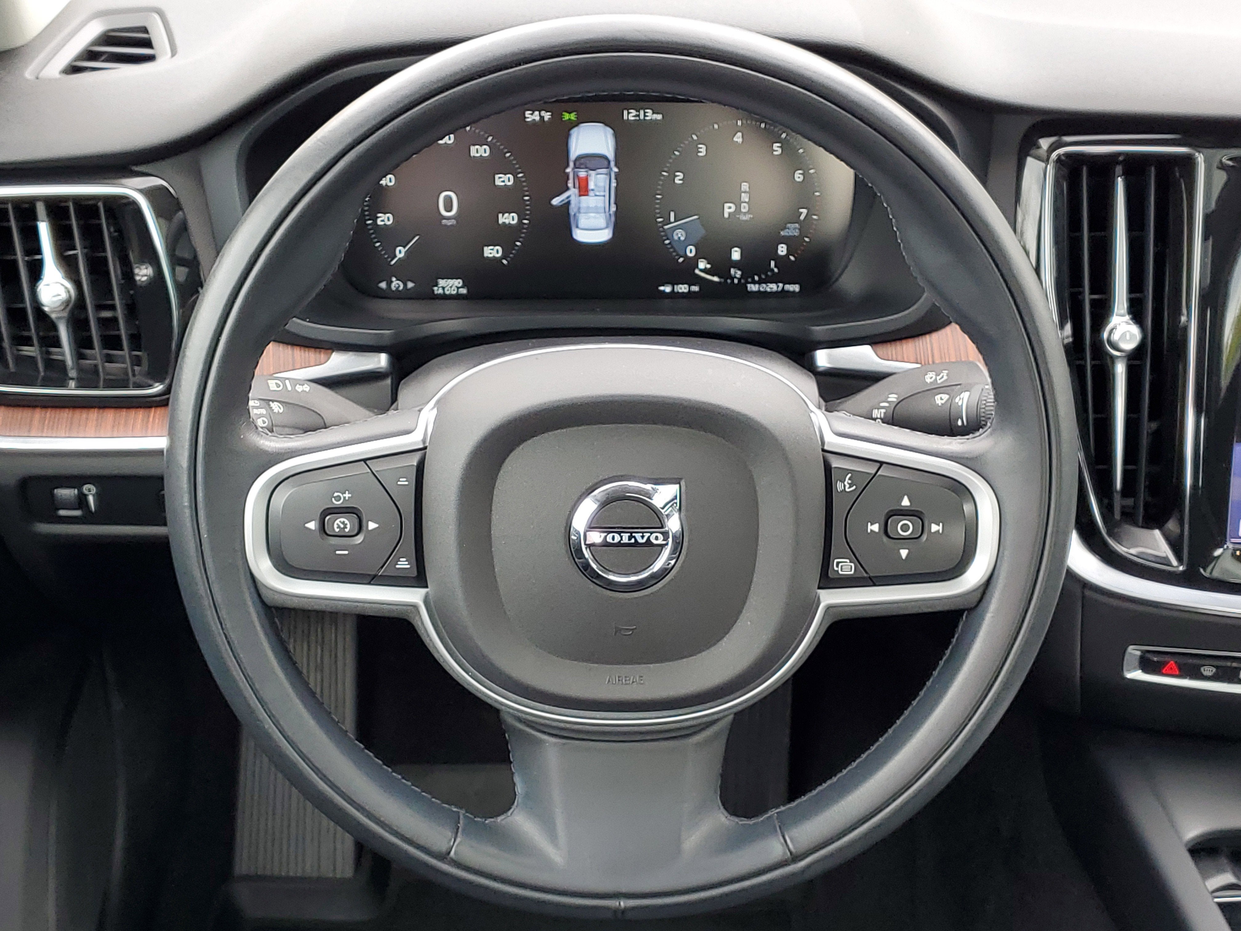 2022 Volvo S60 Momentum