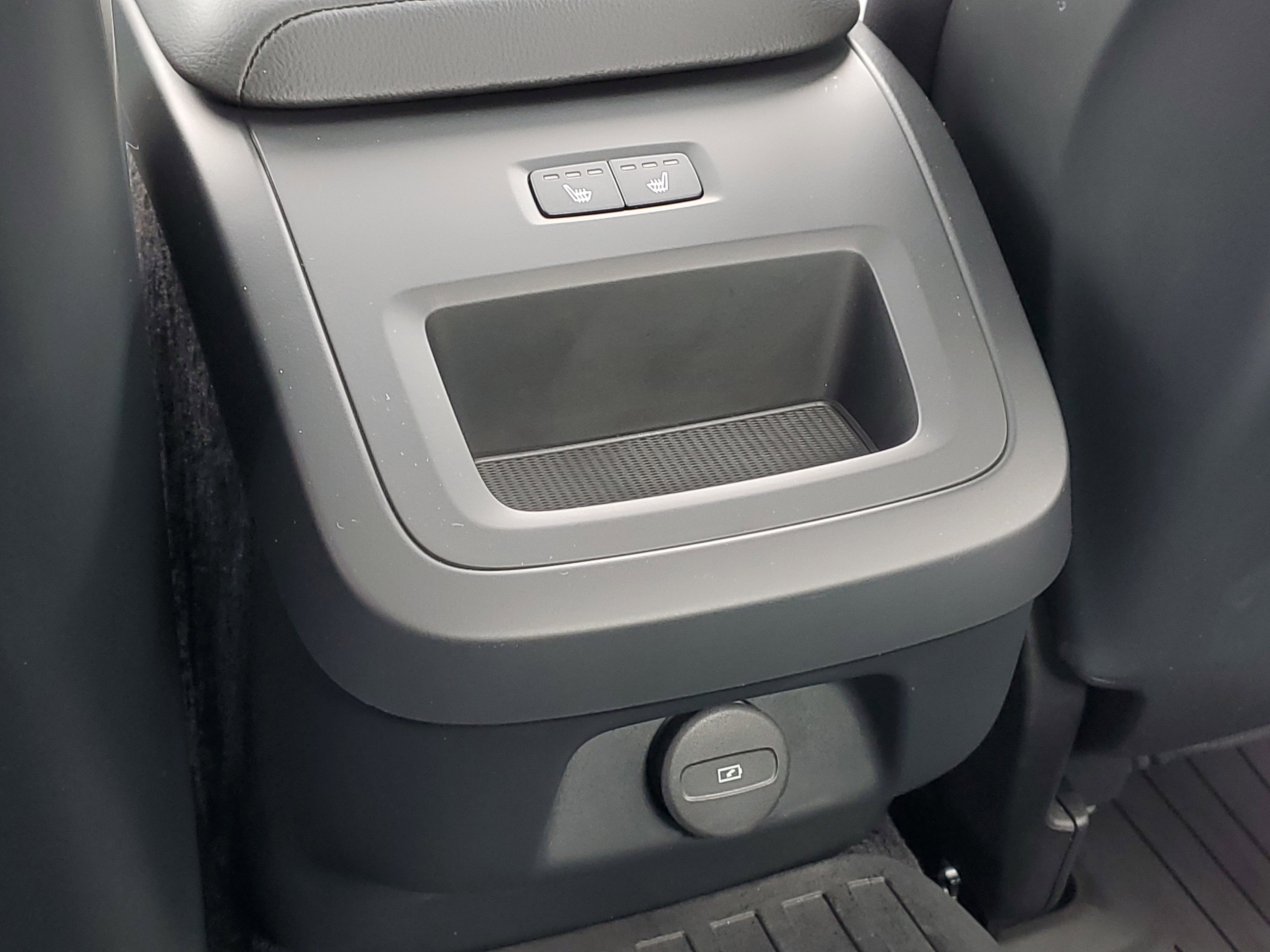2022 Volvo S60 Momentum