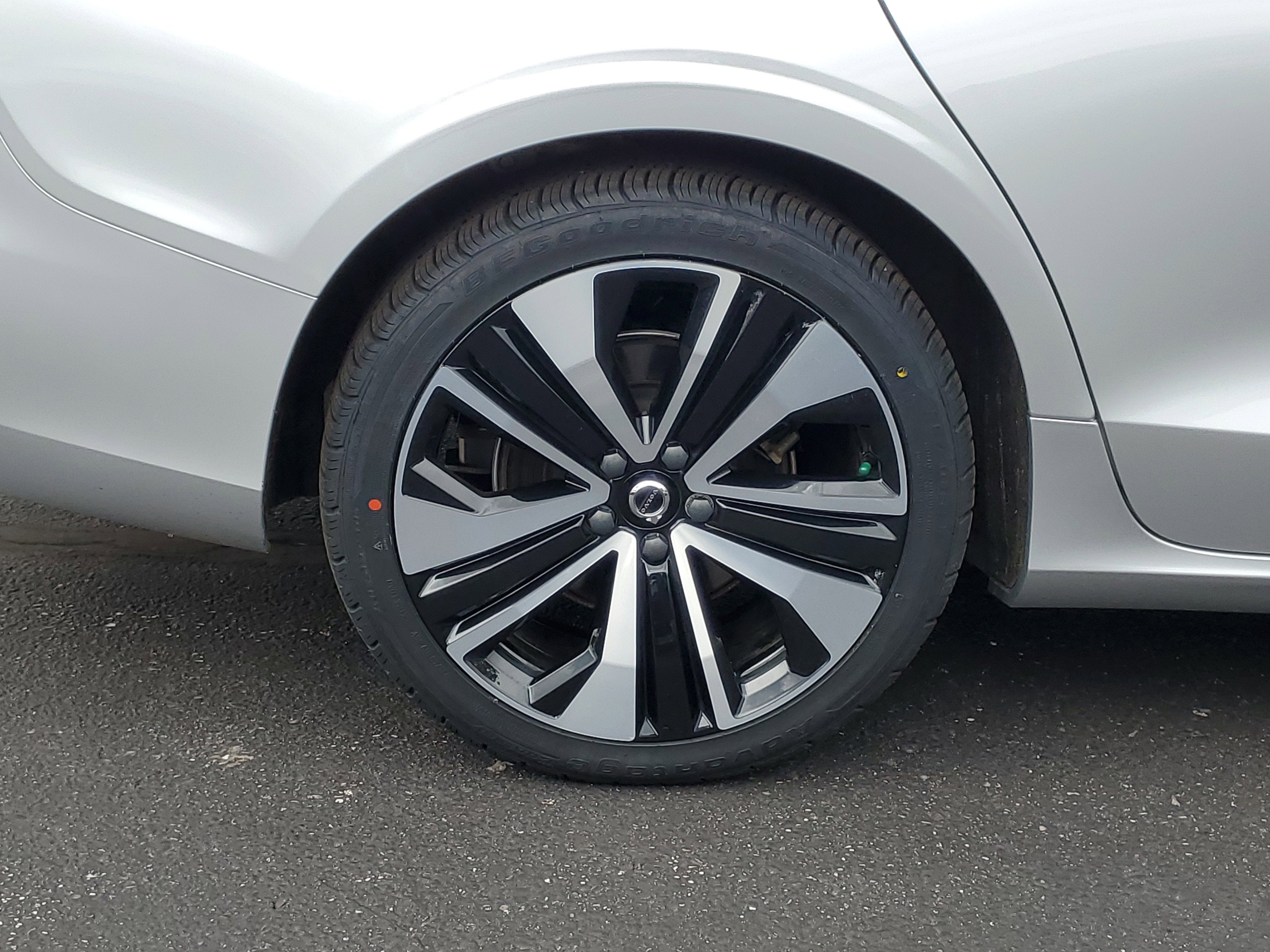 2022 Volvo S60 Momentum