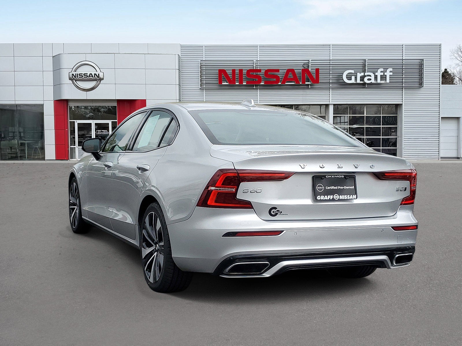 2022 Volvo S60 Momentum